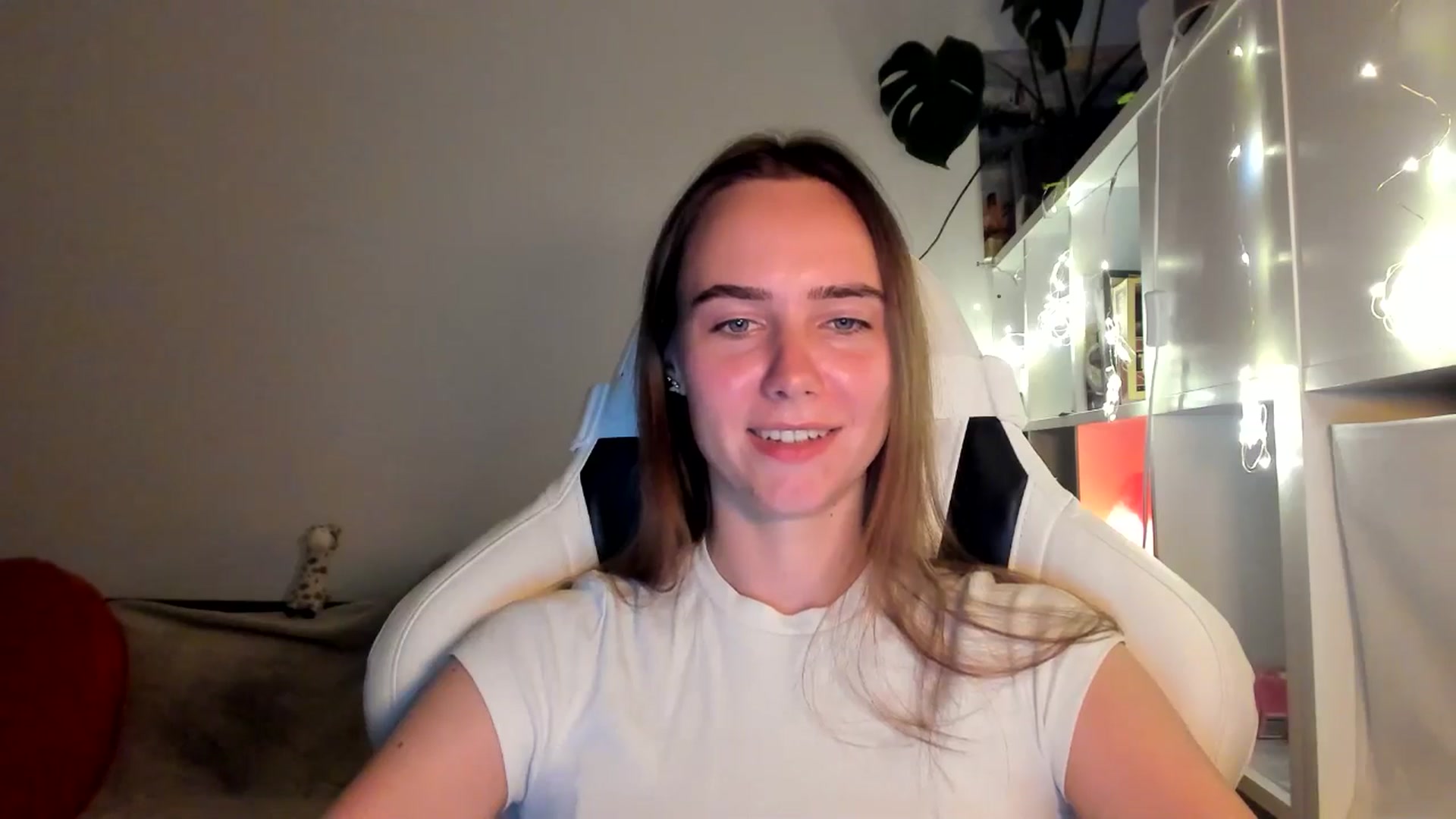 Gallery image thumbnail from OhAlisa's myfreecams stream on, 08/17/2025, 20:06 image 14 of 20