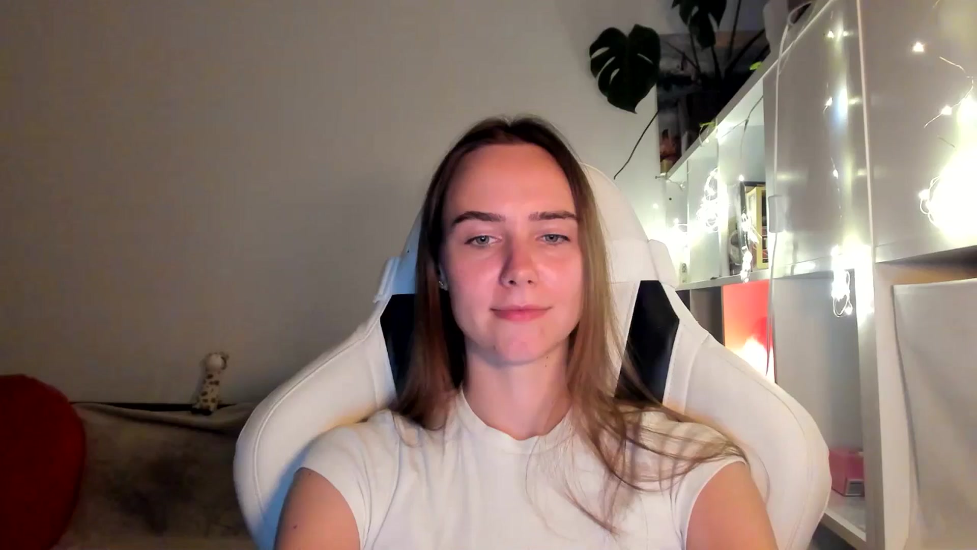 Gallery image thumbnail from OhAlisa's myfreecams stream on, 08/17/2025, 20:06 image 19 of 20