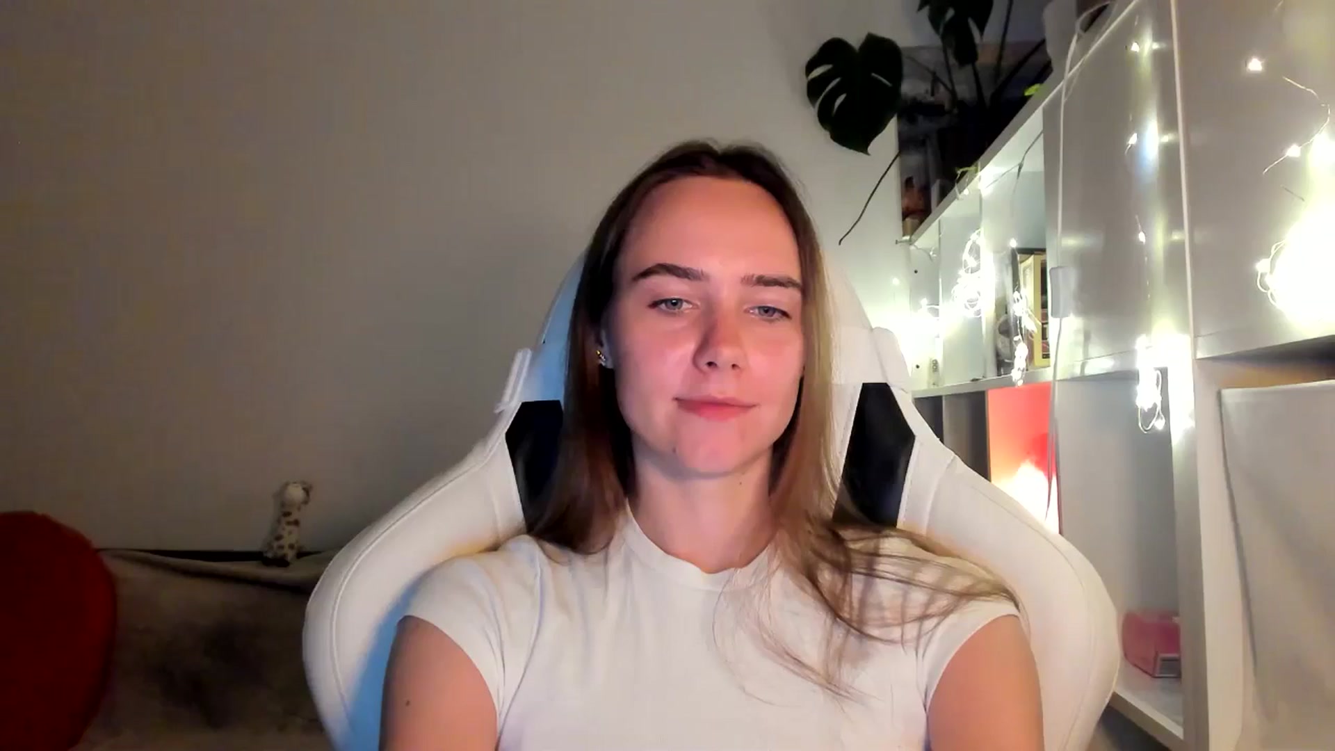Gallery image thumbnail from OhAlisa's myfreecams stream on, 08/17/2025, 20:06 image 16 of 20