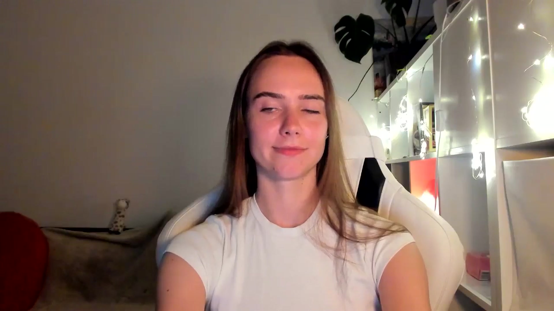 Gallery image thumbnail from OhAlisa's myfreecams stream on, 08/17/2025, 20:06 image 11 of 20