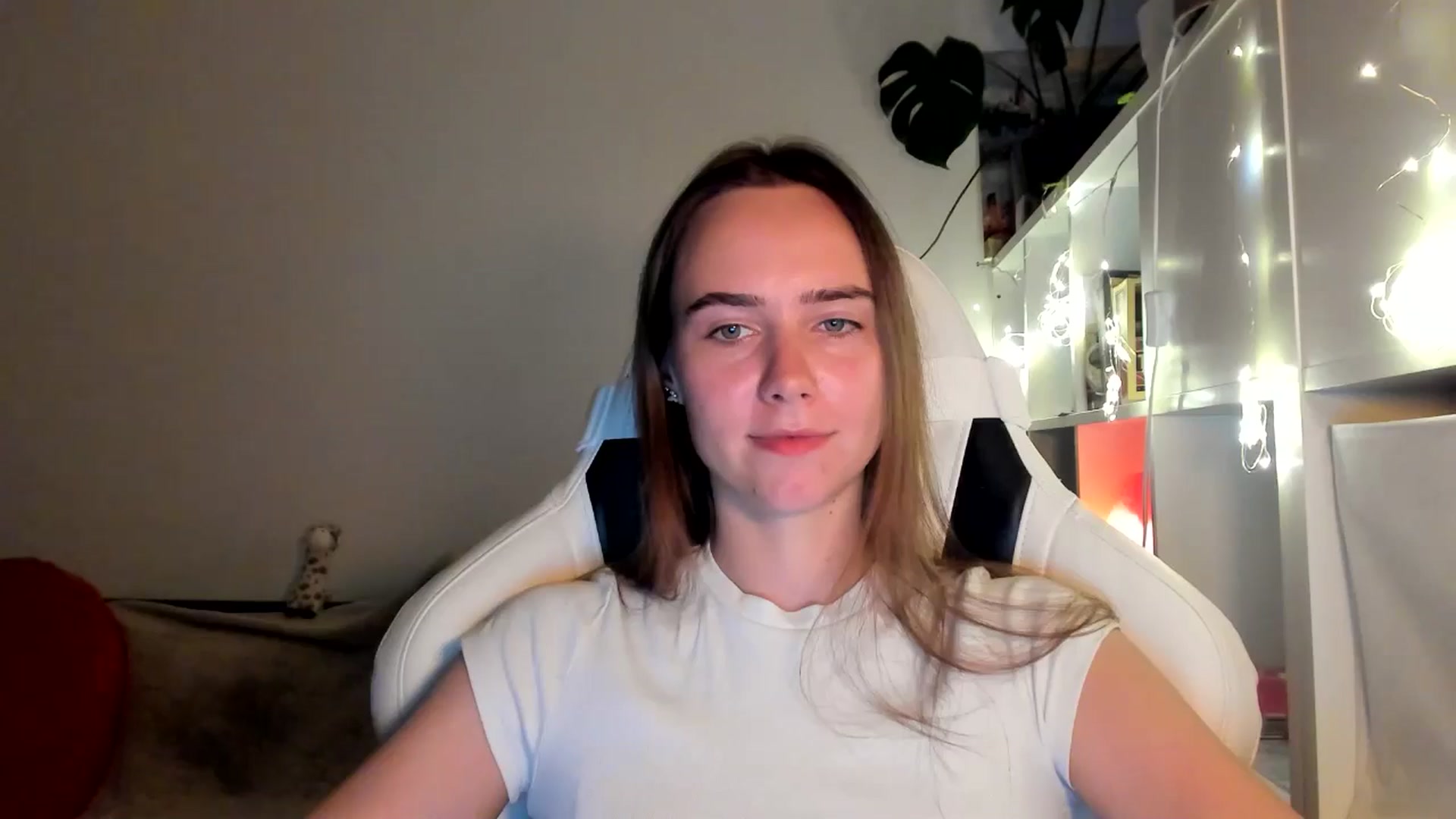 Gallery image thumbnail from OhAlisa's myfreecams stream on, 08/17/2025, 20:06 image 15 of 20