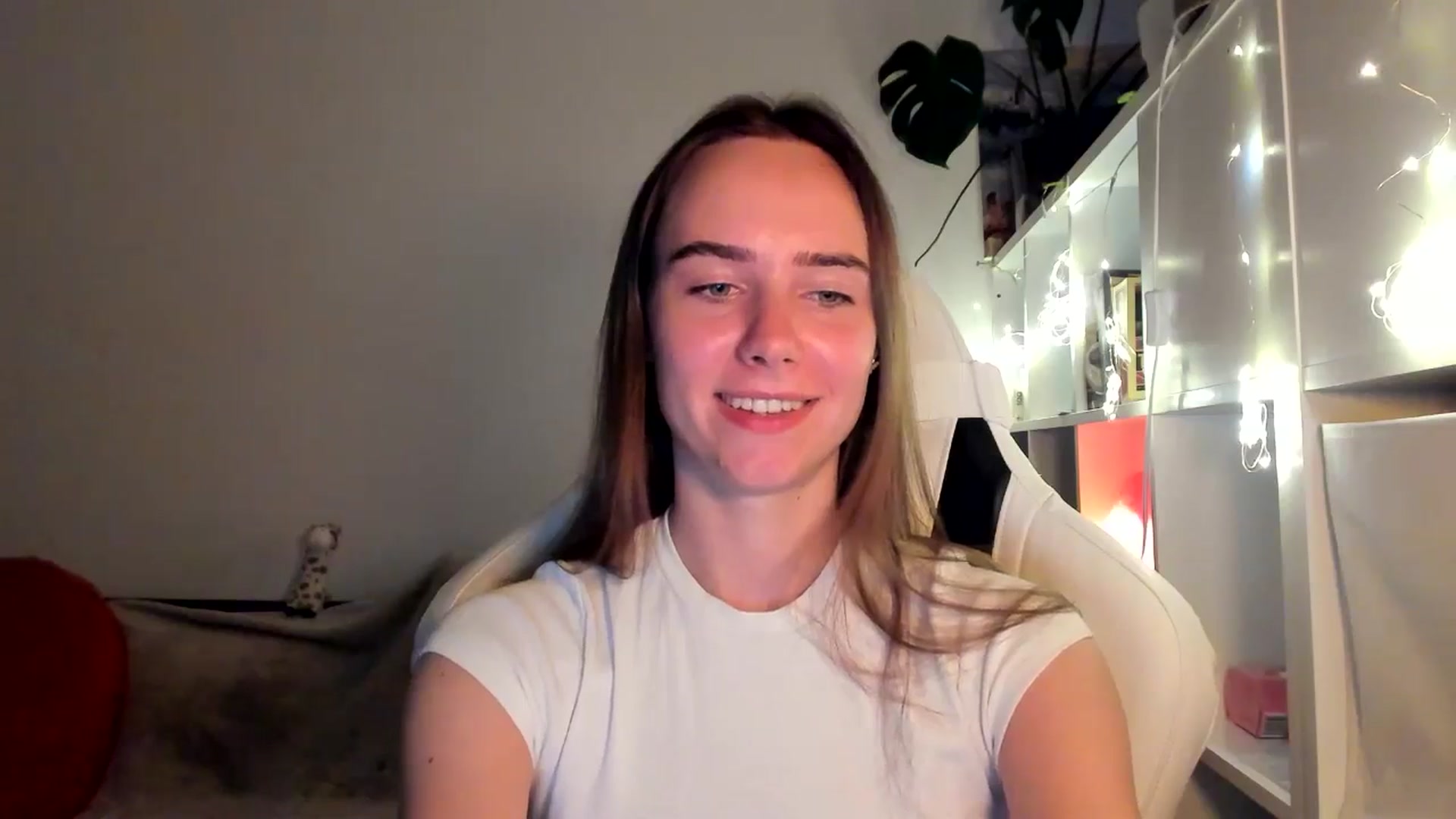 Gallery image thumbnail from OhAlisa's myfreecams stream on, 08/17/2025, 20:06 image 10 of 20