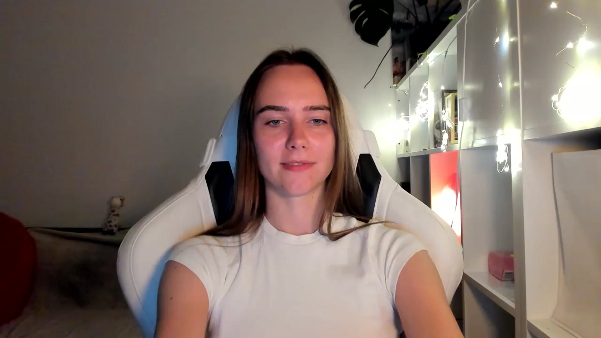 Gallery image thumbnail from OhAlisa's myfreecams stream on, 08/17/2025, 21:23 image 15 of 20
