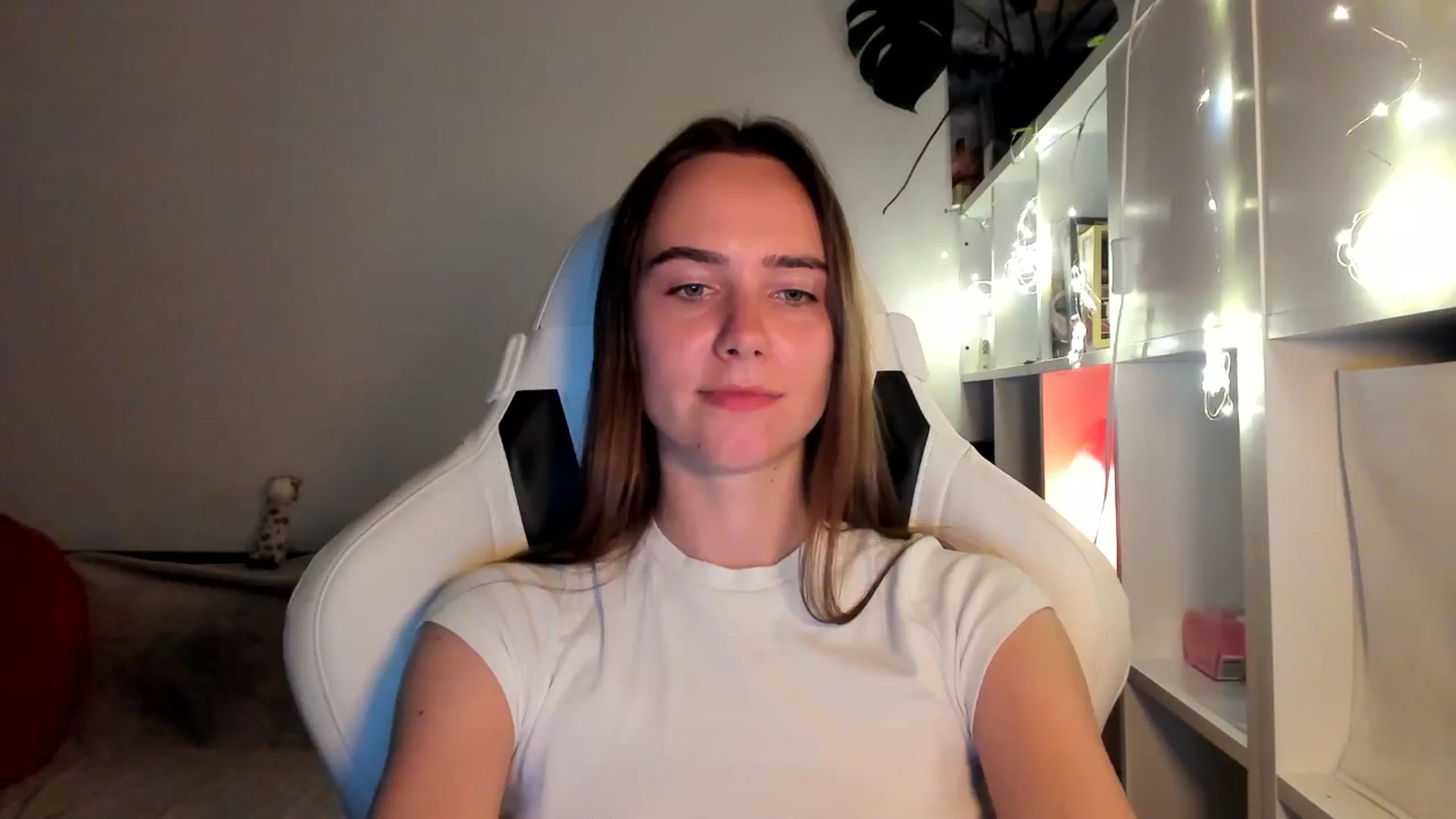 Gallery image thumbnail from OhAlisa's myfreecams stream on, 08/17/2025, 21:23 image 9 of 20