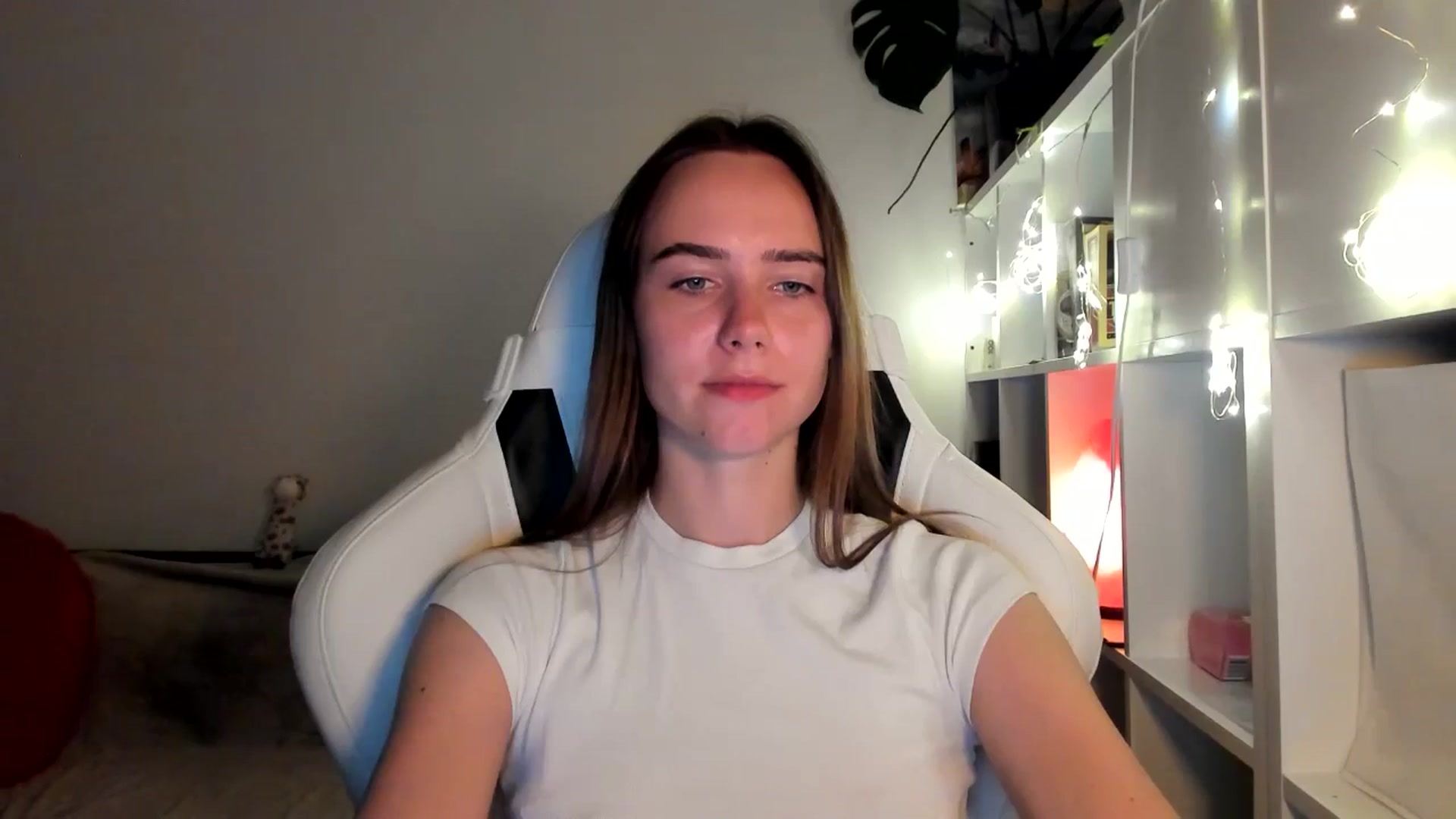 Gallery image thumbnail from OhAlisa's myfreecams stream on, 08/17/2025, 21:23 image 5 of 20