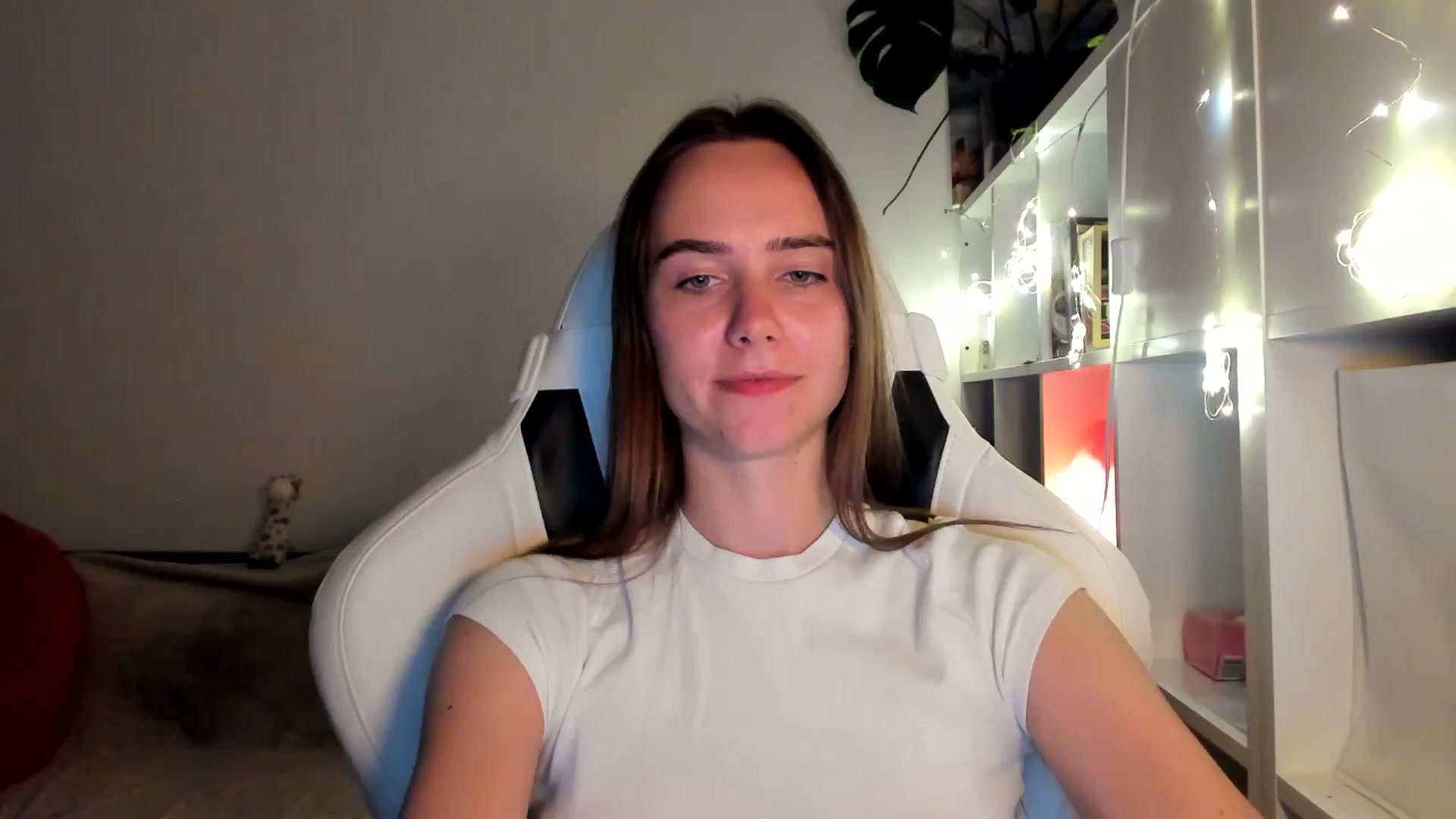Gallery image thumbnail from OhAlisa's myfreecams stream on, 08/17/2025, 21:23 image 11 of 20