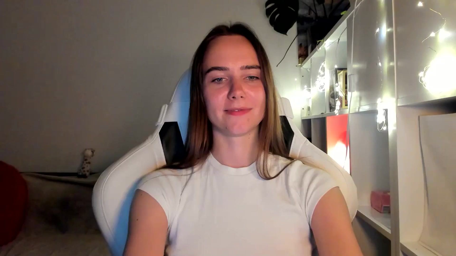 Gallery image thumbnail from OhAlisa's myfreecams stream on, 08/17/2025, 21:23 image 7 of 20
