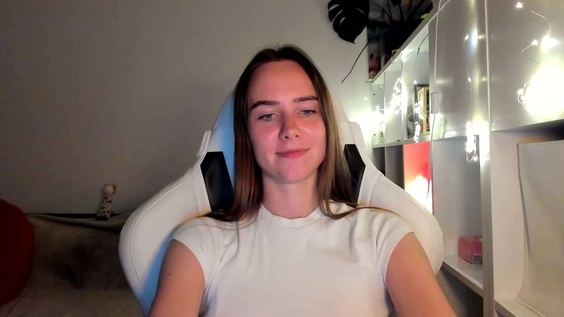 Gallery image thumbnail from OhAlisa's myfreecams stream on, 08/17/2025, 21:23 image 13 of 20