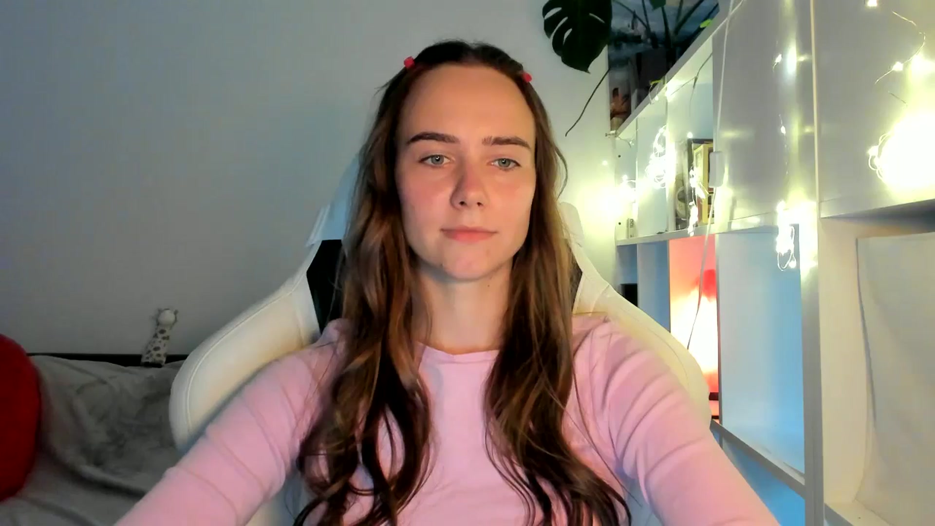 Gallery image thumbnail from OhAlisa's myfreecams stream on, 08/18/2025, 17:57 image 16 of 20