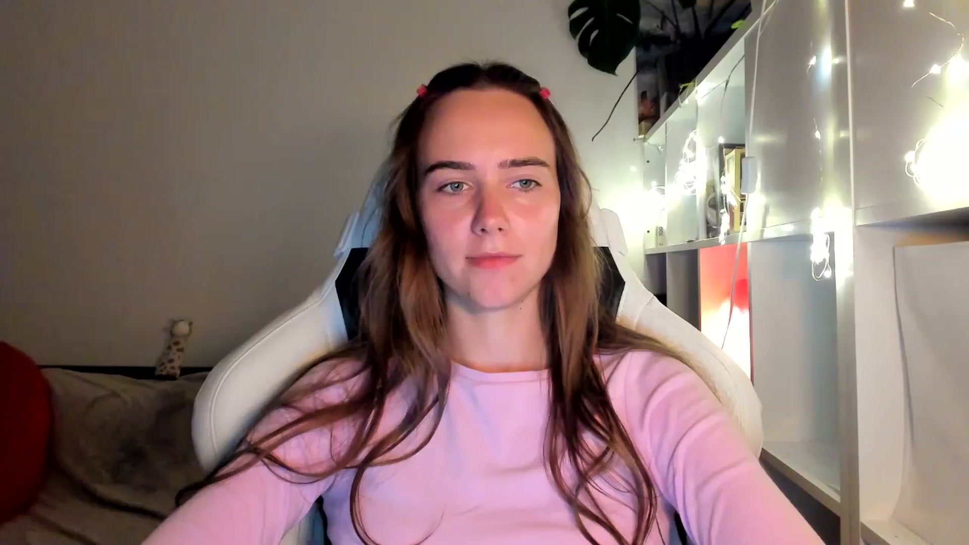Gallery image thumbnail from OhAlisa's myfreecams stream on, 08/18/2025, 18:35 image 11 of 20