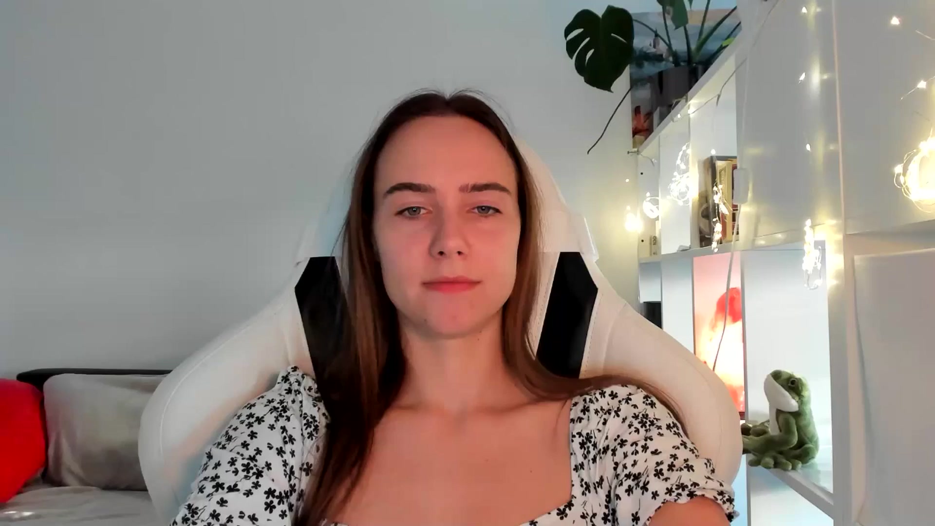 Gallery image thumbnail from OhAlisa's myfreecams stream on, 08/19/2025, 18:01 image 5 of 20