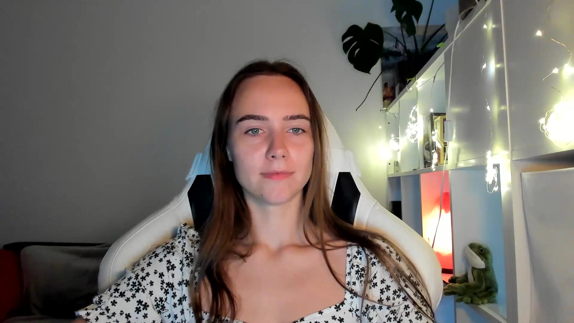 Gallery image thumbnail from OhAlisa's myfreecams stream on, 08/19/2025, 18:01 image 19 of 20