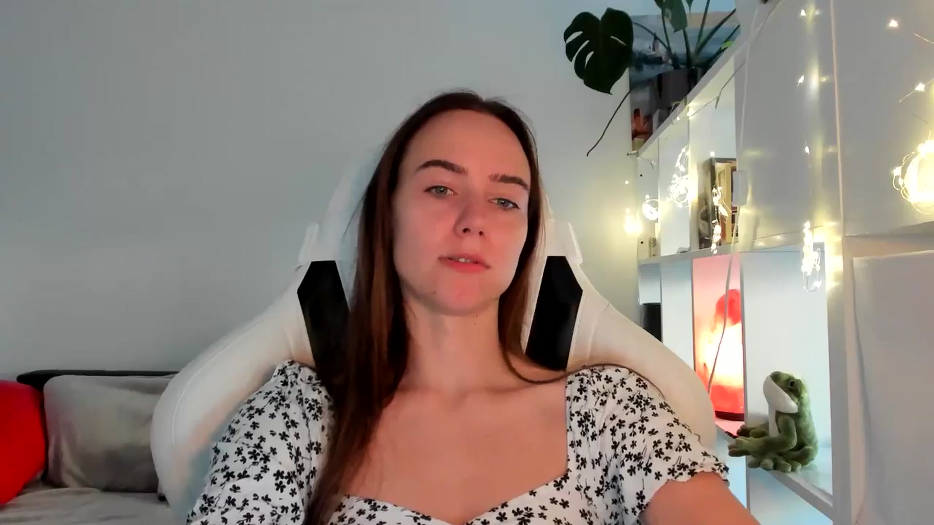 Gallery image thumbnail from OhAlisa's myfreecams stream on, 08/19/2025, 18:01 image 7 of 20