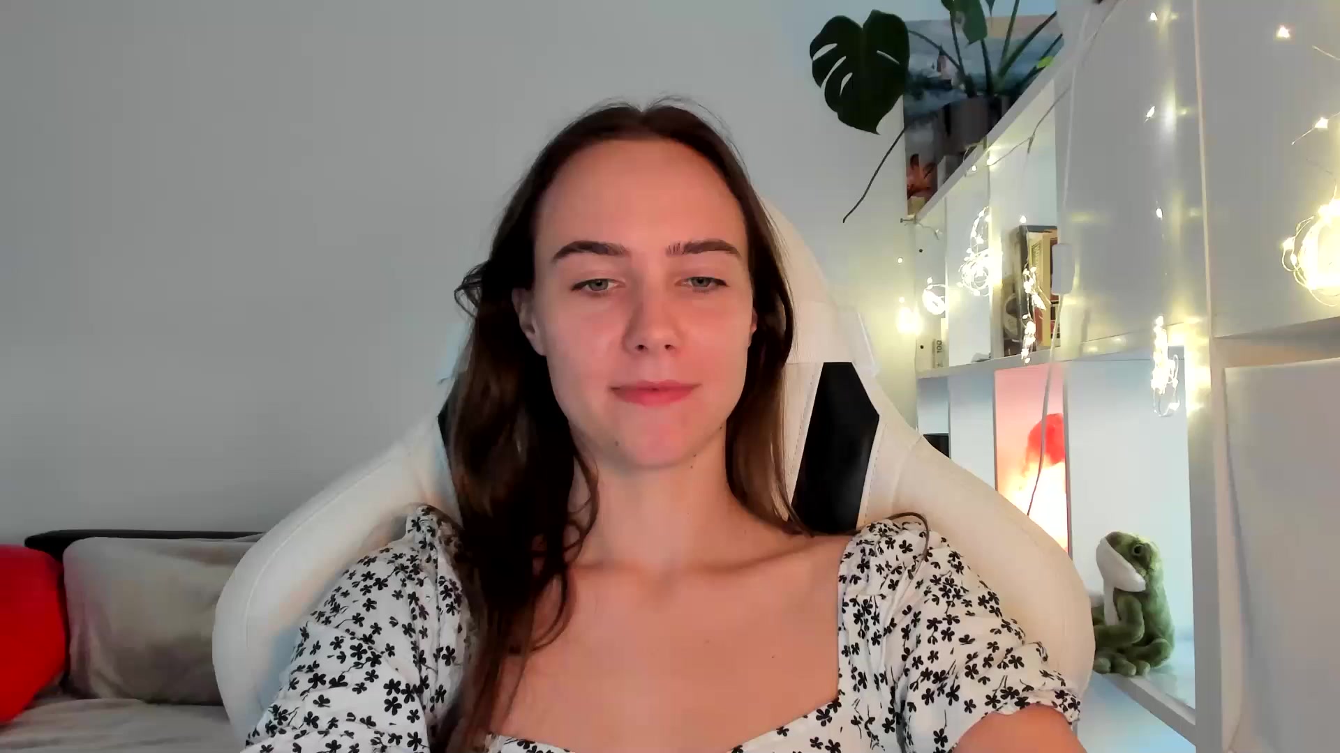 Gallery image thumbnail from OhAlisa's myfreecams stream on, 08/19/2025, 18:01 image 9 of 20