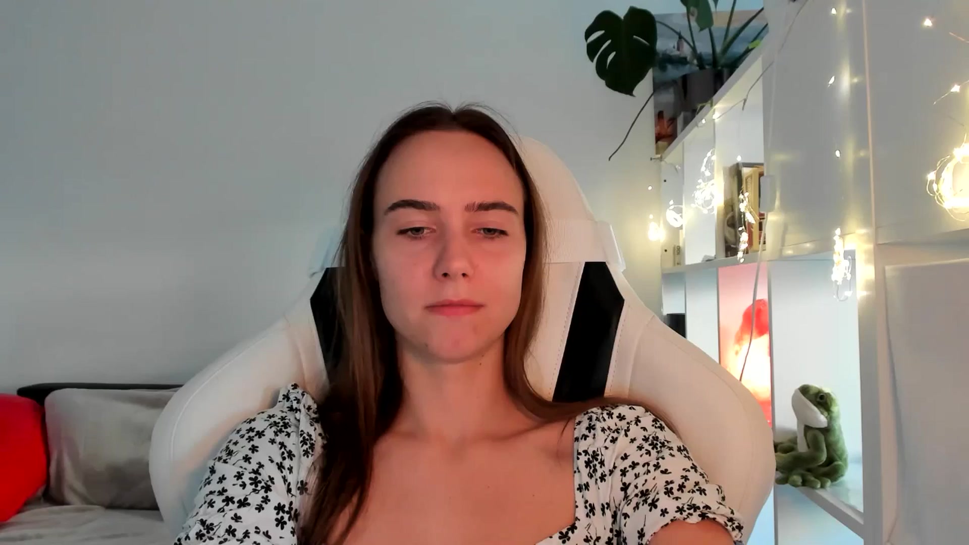 Gallery image thumbnail from OhAlisa's myfreecams stream on, 08/19/2025, 18:01 image 4 of 20