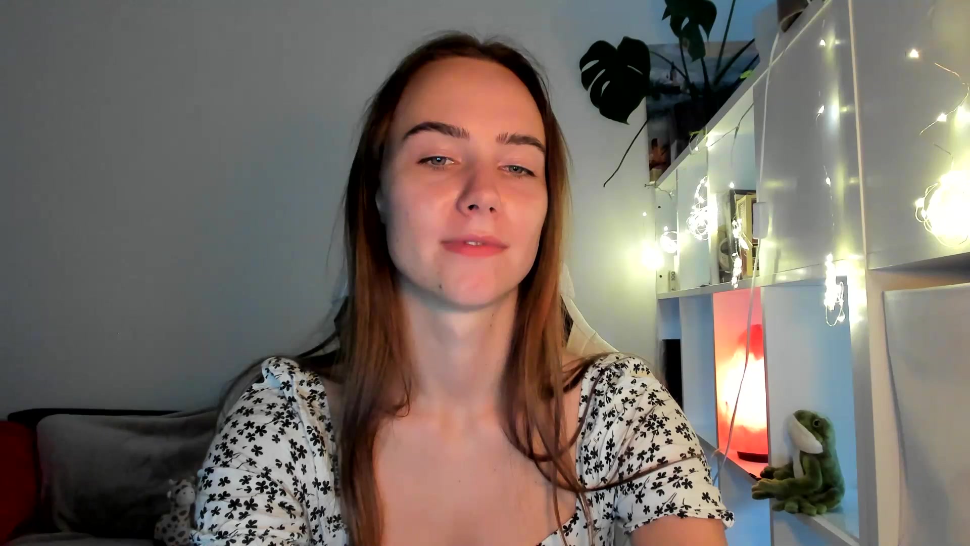 Gallery image thumbnail from OhAlisa's myfreecams stream on, 08/19/2025, 18:01 image 17 of 20