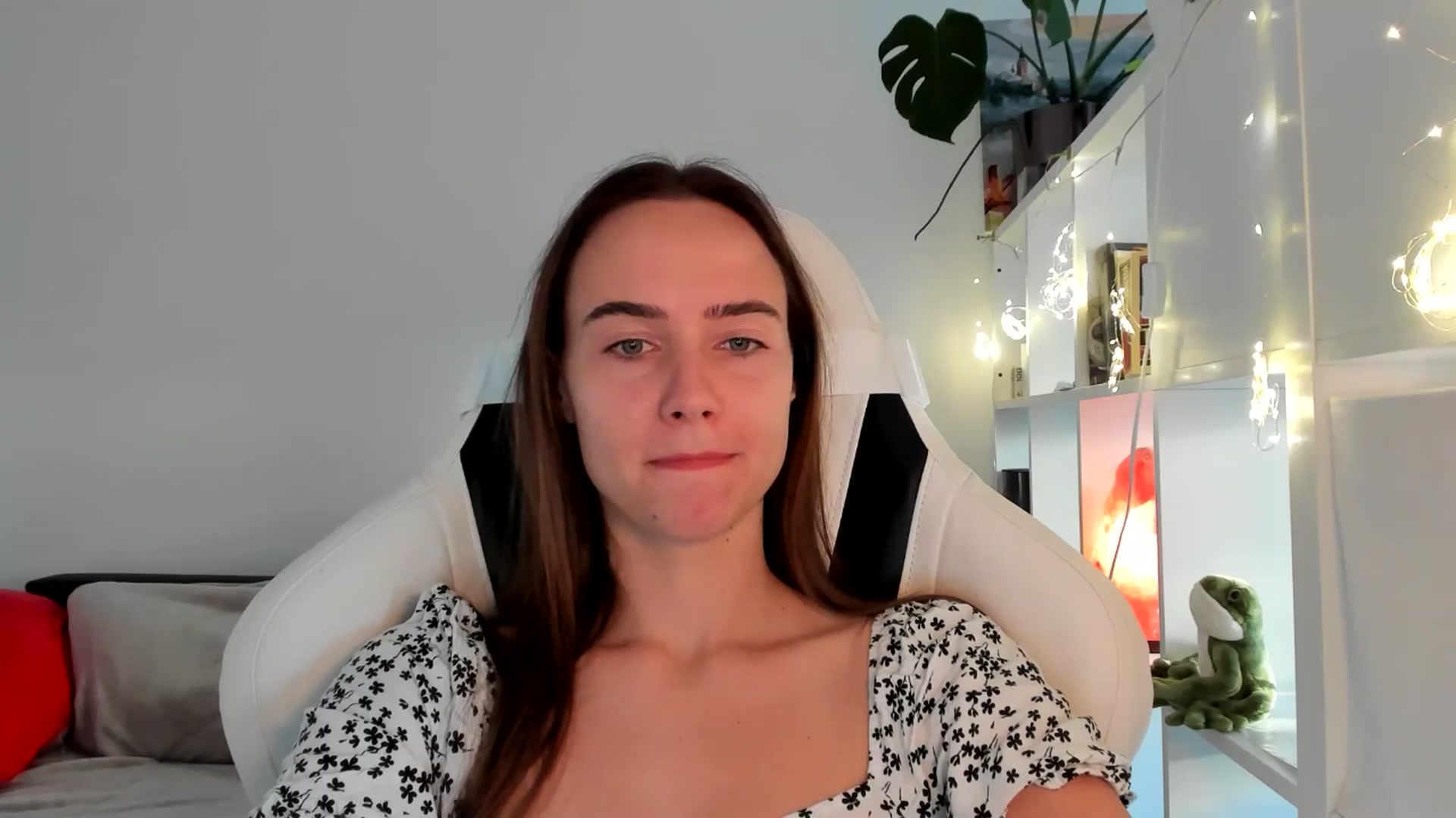 Gallery image thumbnail from OhAlisa's myfreecams stream on, 08/19/2025, 18:01 image 6 of 20