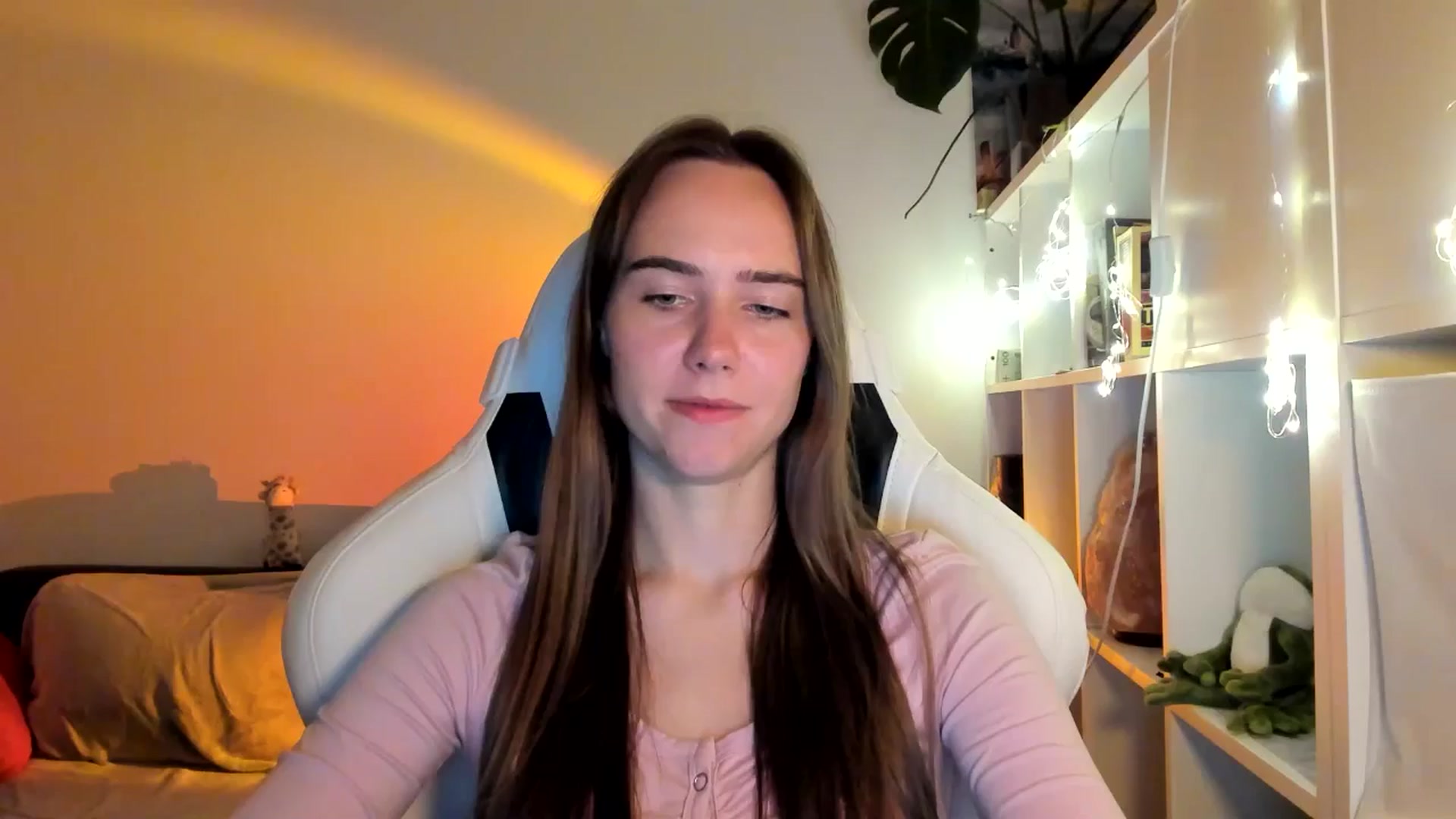 Gallery image thumbnail from OhAlisa's myfreecams stream on, 08/20/2025, 20:44 image 2 of 20