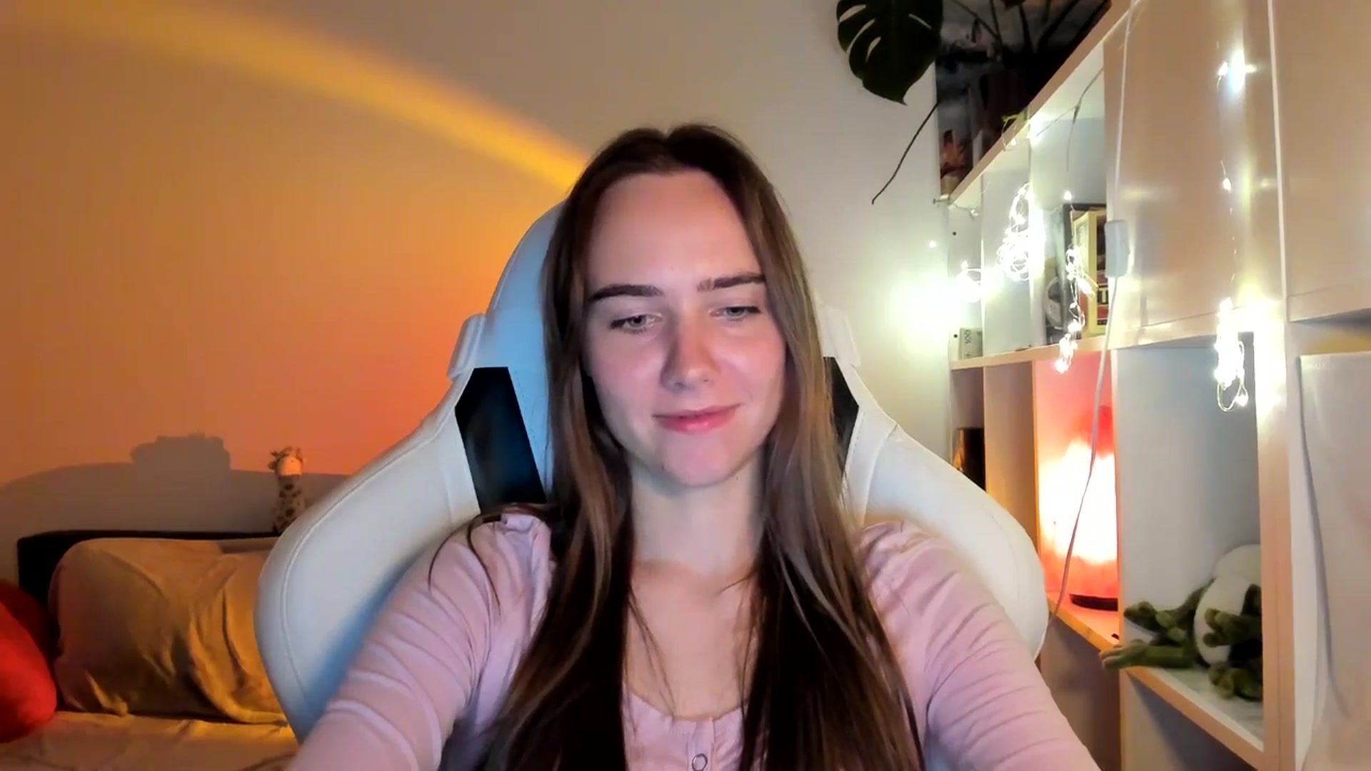 Gallery image thumbnail from OhAlisa's myfreecams stream on, 08/20/2025, 20:44 image 19 of 20