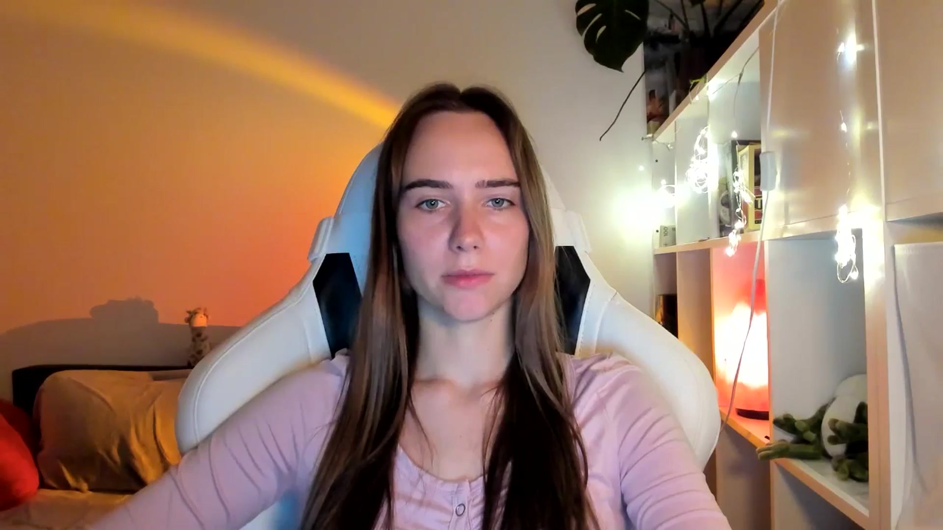 Gallery image thumbnail from OhAlisa's myfreecams stream on, 08/20/2025, 20:44 image 12 of 20