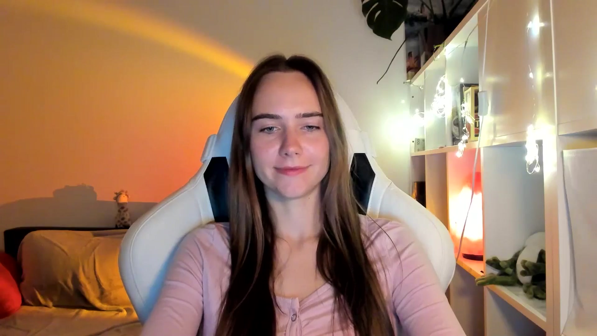 Gallery image thumbnail from OhAlisa's myfreecams stream on, 08/20/2025, 21:32 image 7 of 20