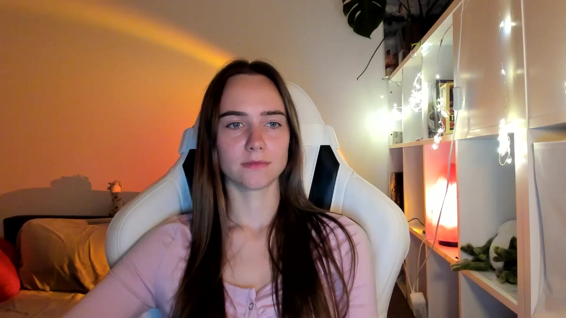 Gallery image thumbnail from OhAlisa's myfreecams stream on, 08/20/2025, 21:32 image 18 of 20