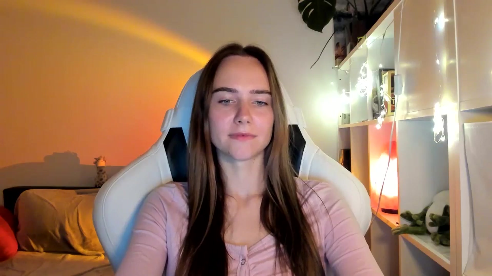 Gallery image thumbnail from OhAlisa's myfreecams stream on, 08/20/2025, 21:32 image 9 of 20