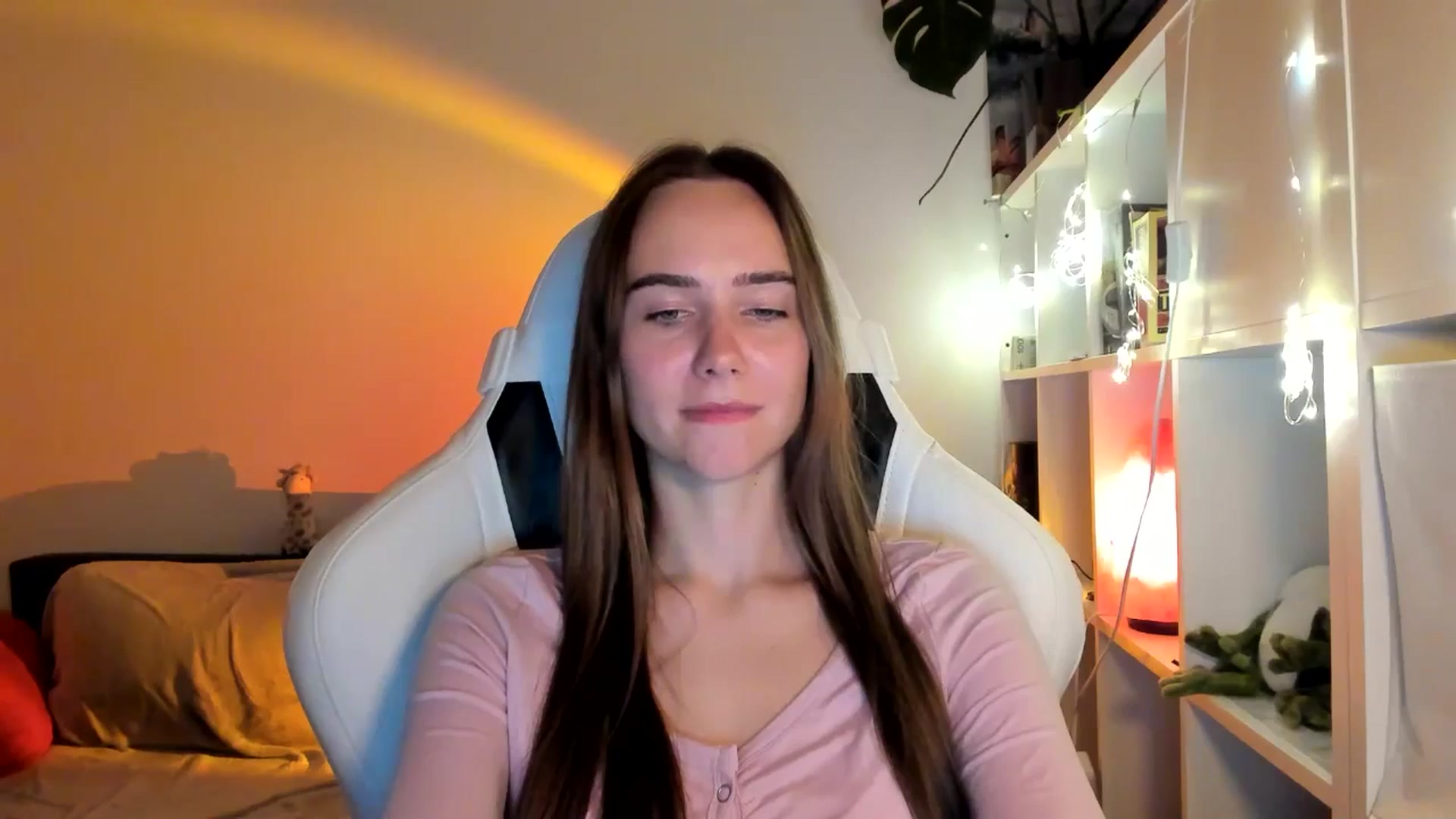 Gallery image thumbnail from OhAlisa's myfreecams stream on, 08/20/2025, 21:32 image 11 of 20