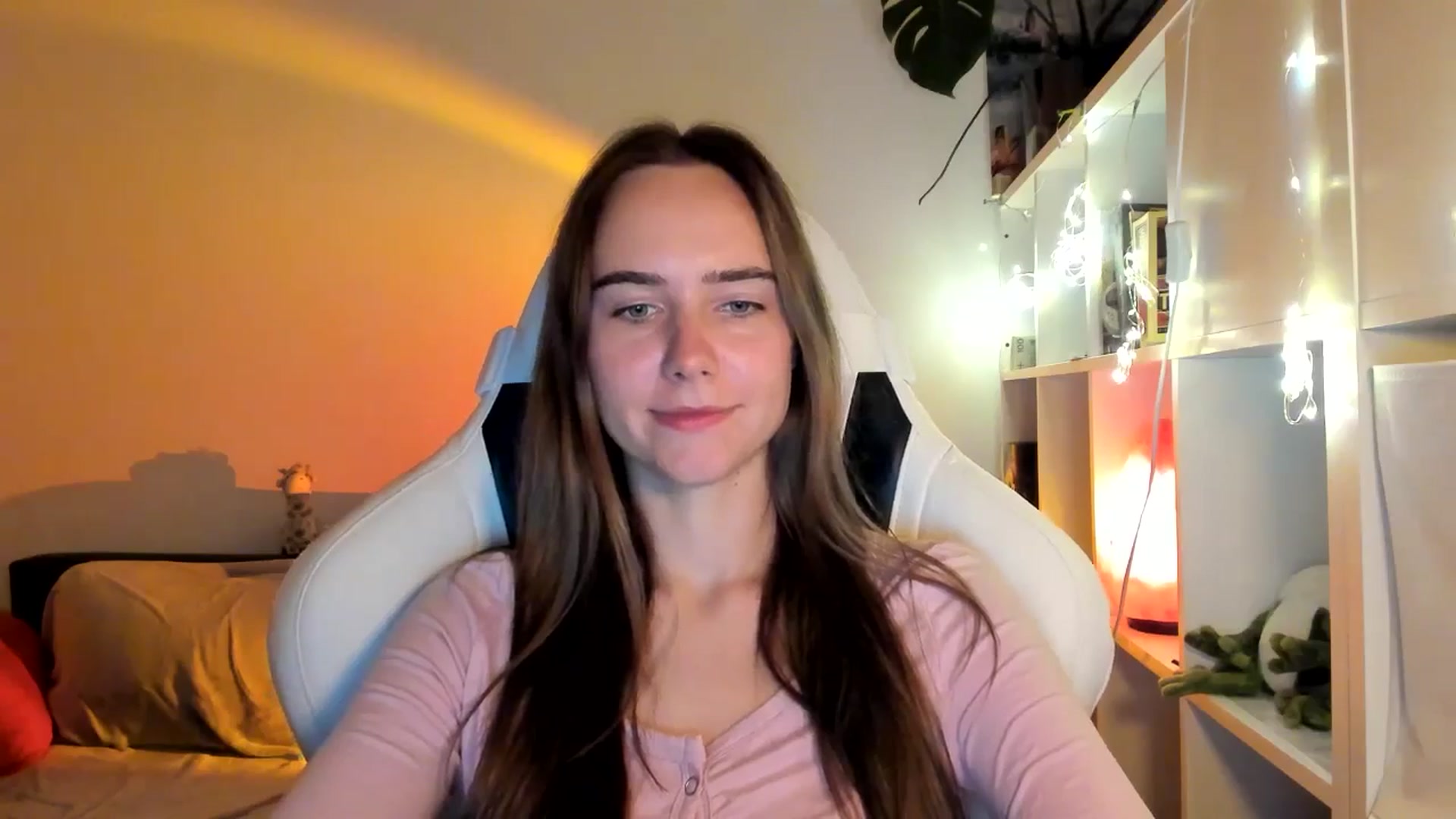 Gallery image thumbnail from OhAlisa's myfreecams stream on, 08/20/2025, 21:32 image 2 of 20