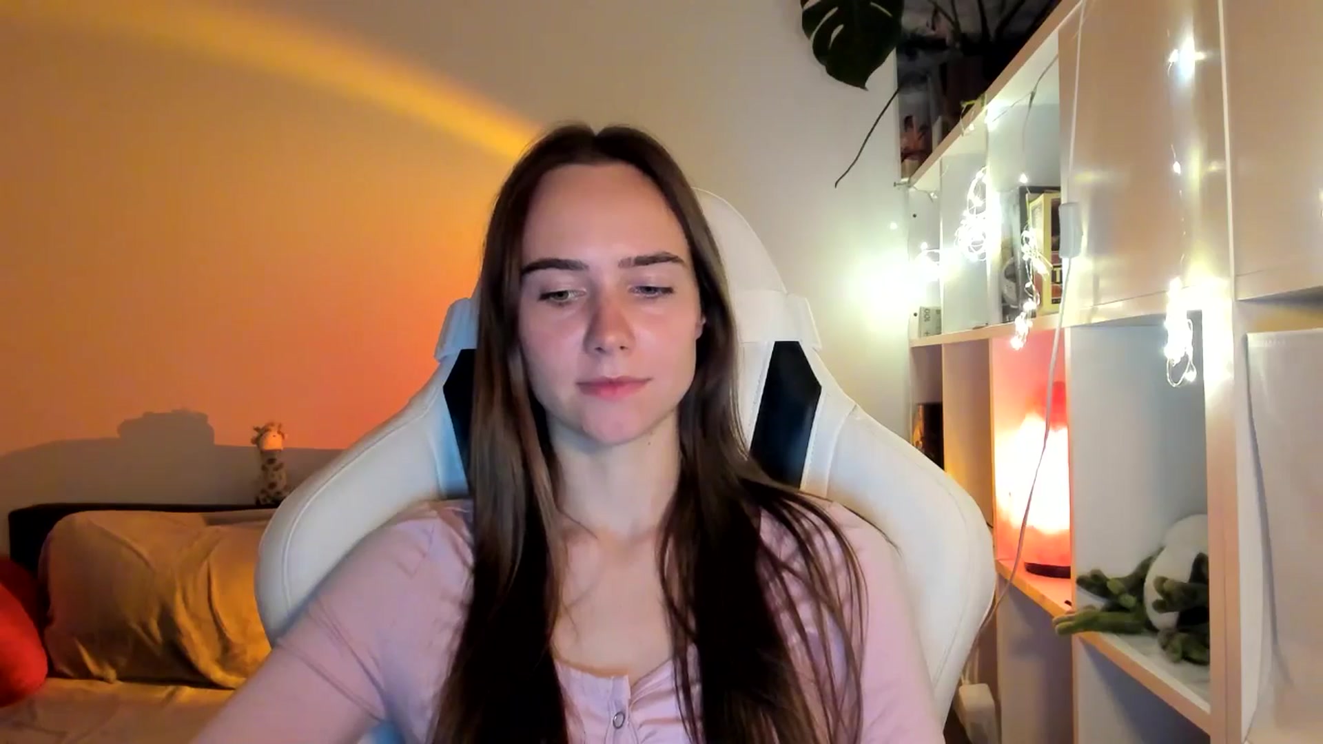 Gallery image thumbnail from OhAlisa's myfreecams stream on, 08/20/2025, 21:32 image 16 of 20