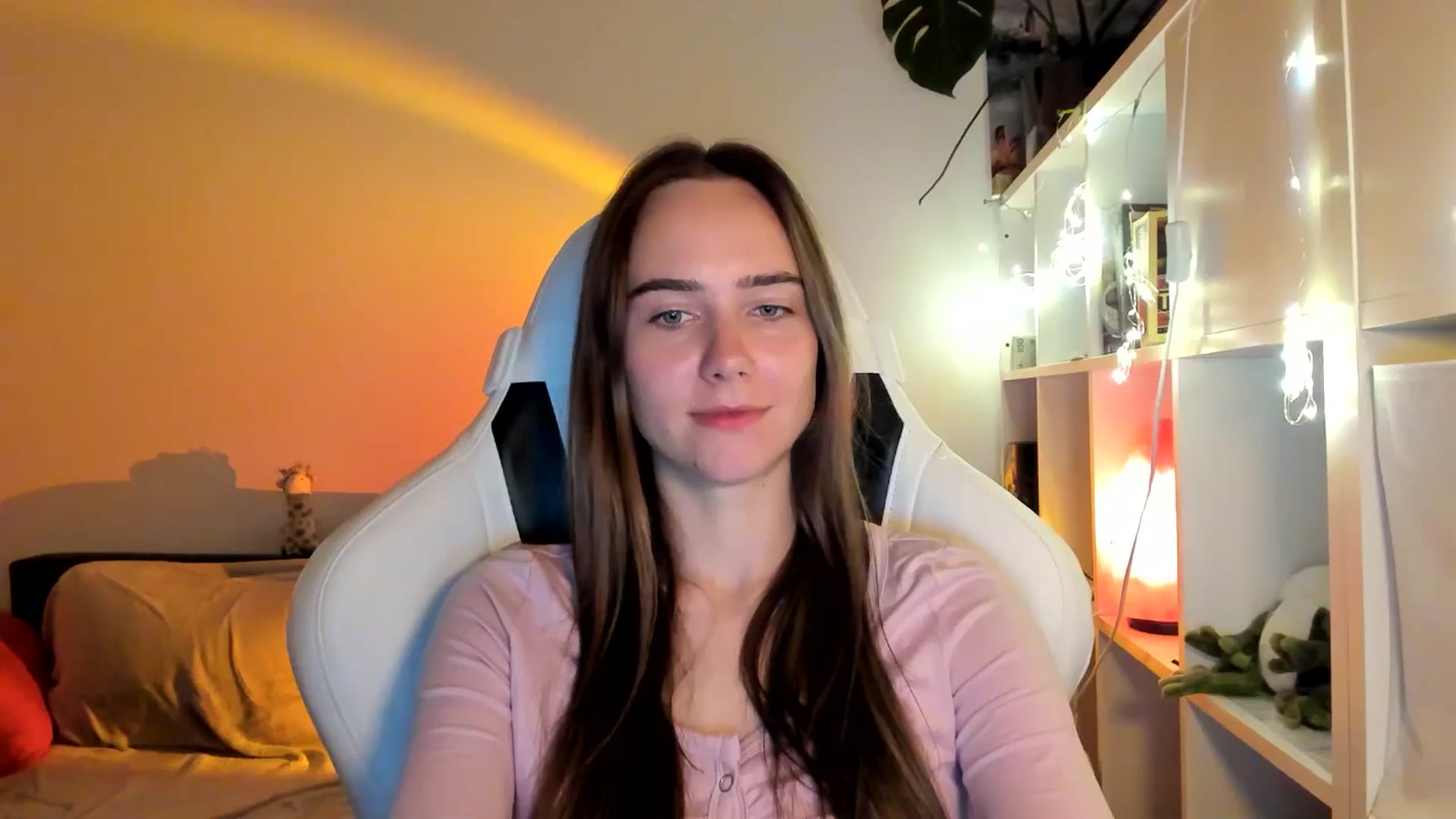 Gallery image thumbnail from OhAlisa's myfreecams stream on, 08/20/2025, 21:32 image 10 of 20