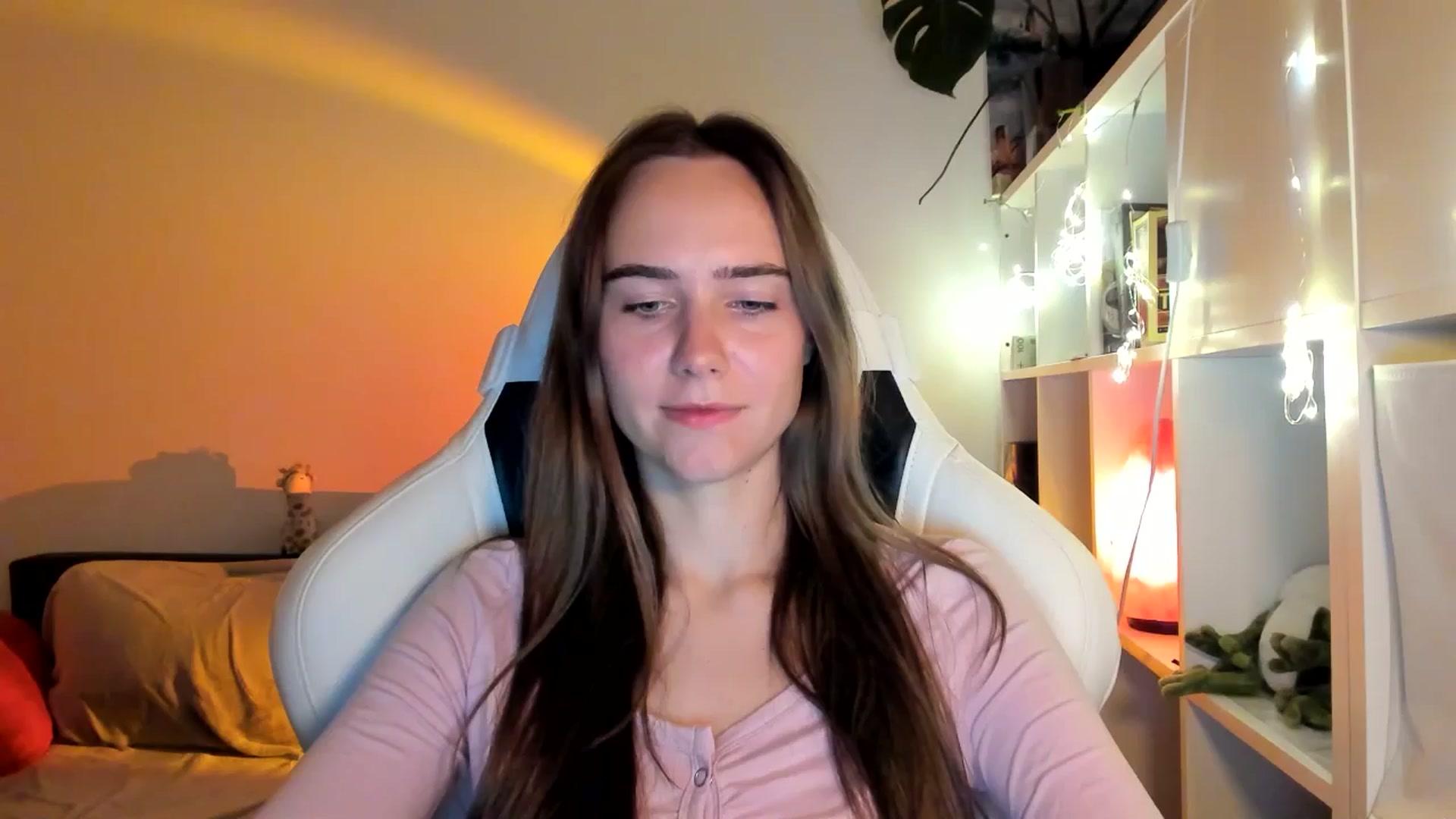 Gallery image thumbnail from OhAlisa's myfreecams stream on, 08/20/2025, 21:32 image 1 of 20