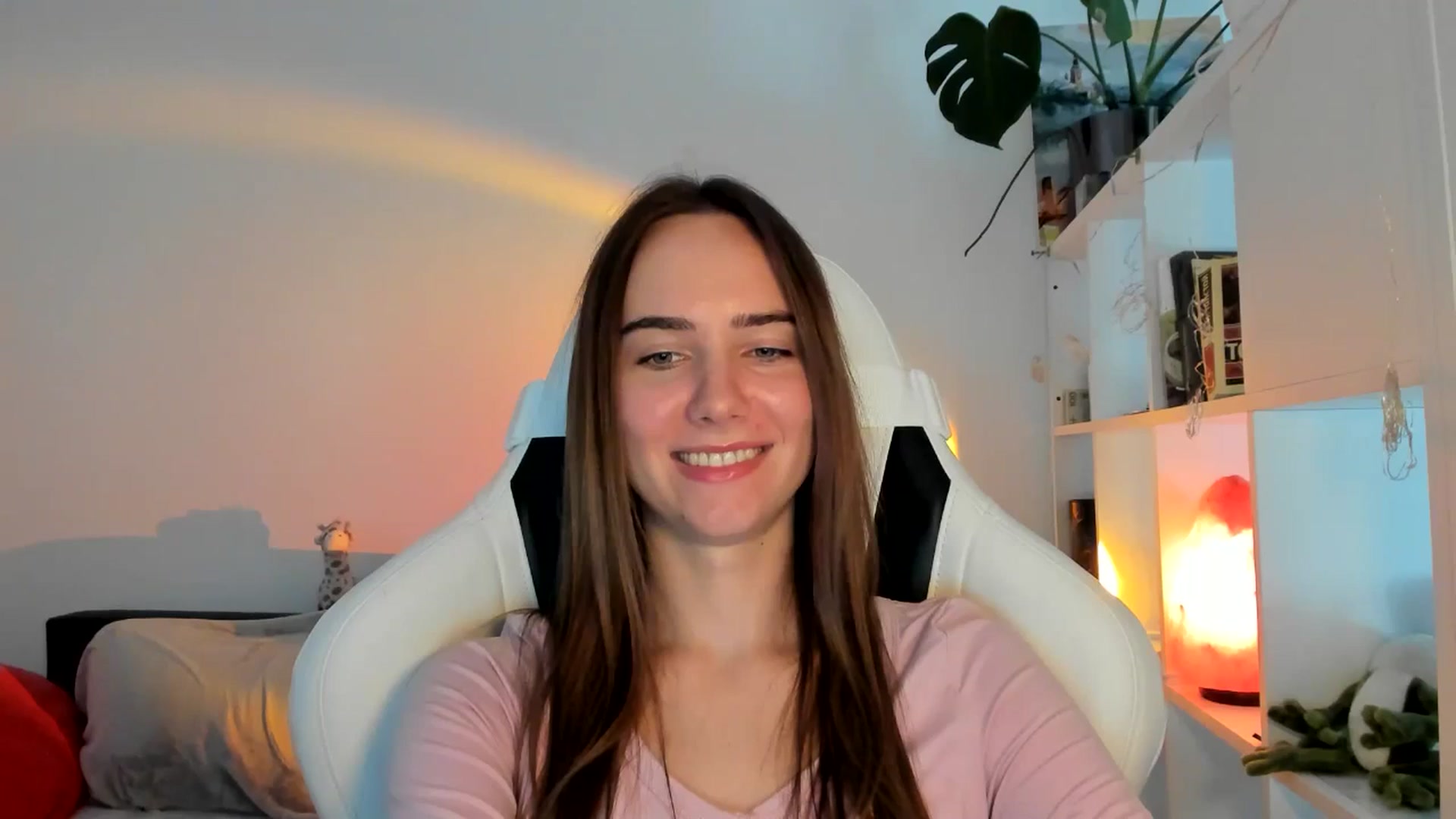 Gallery image thumbnail from OhAlisa's myfreecams stream on, 08/21/2025, 11:43 image 17 of 20