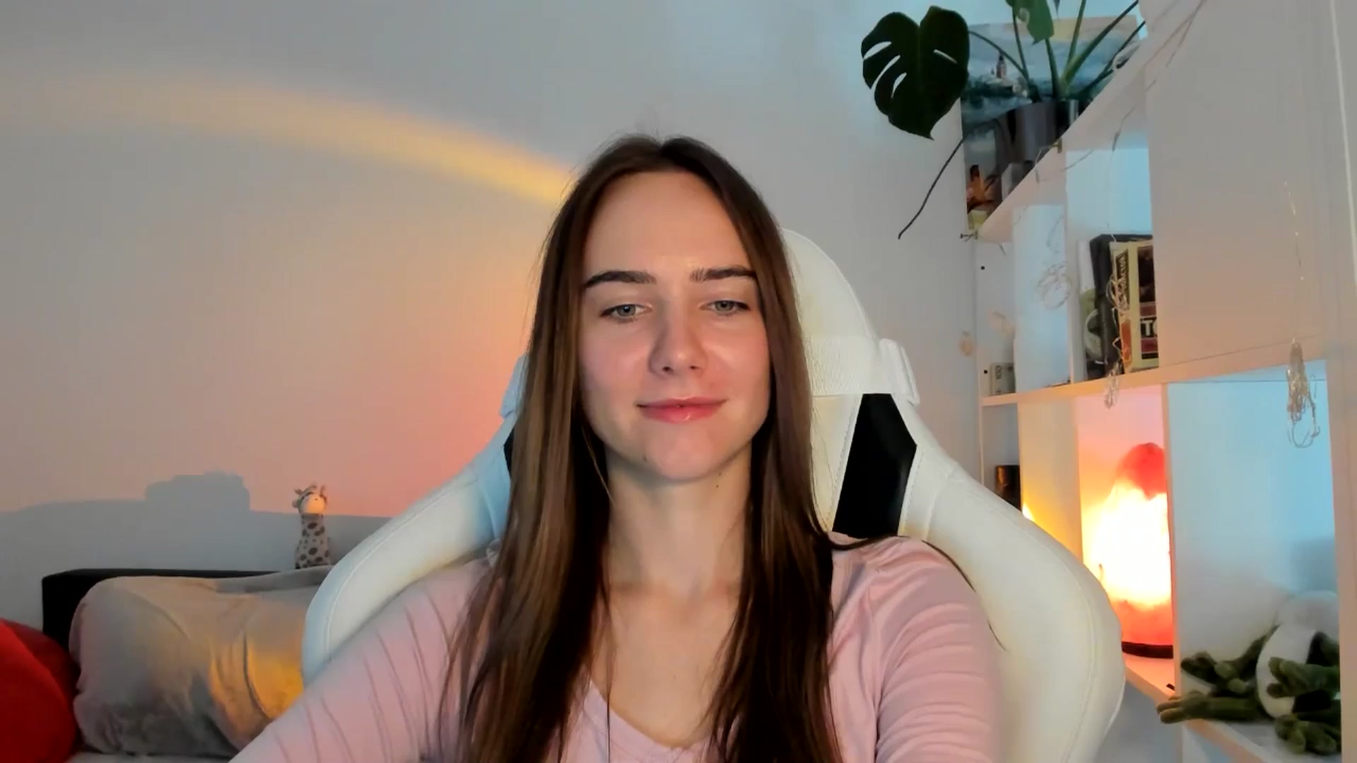 Gallery image thumbnail from OhAlisa's myfreecams stream on, 08/21/2025, 11:43 image 11 of 20