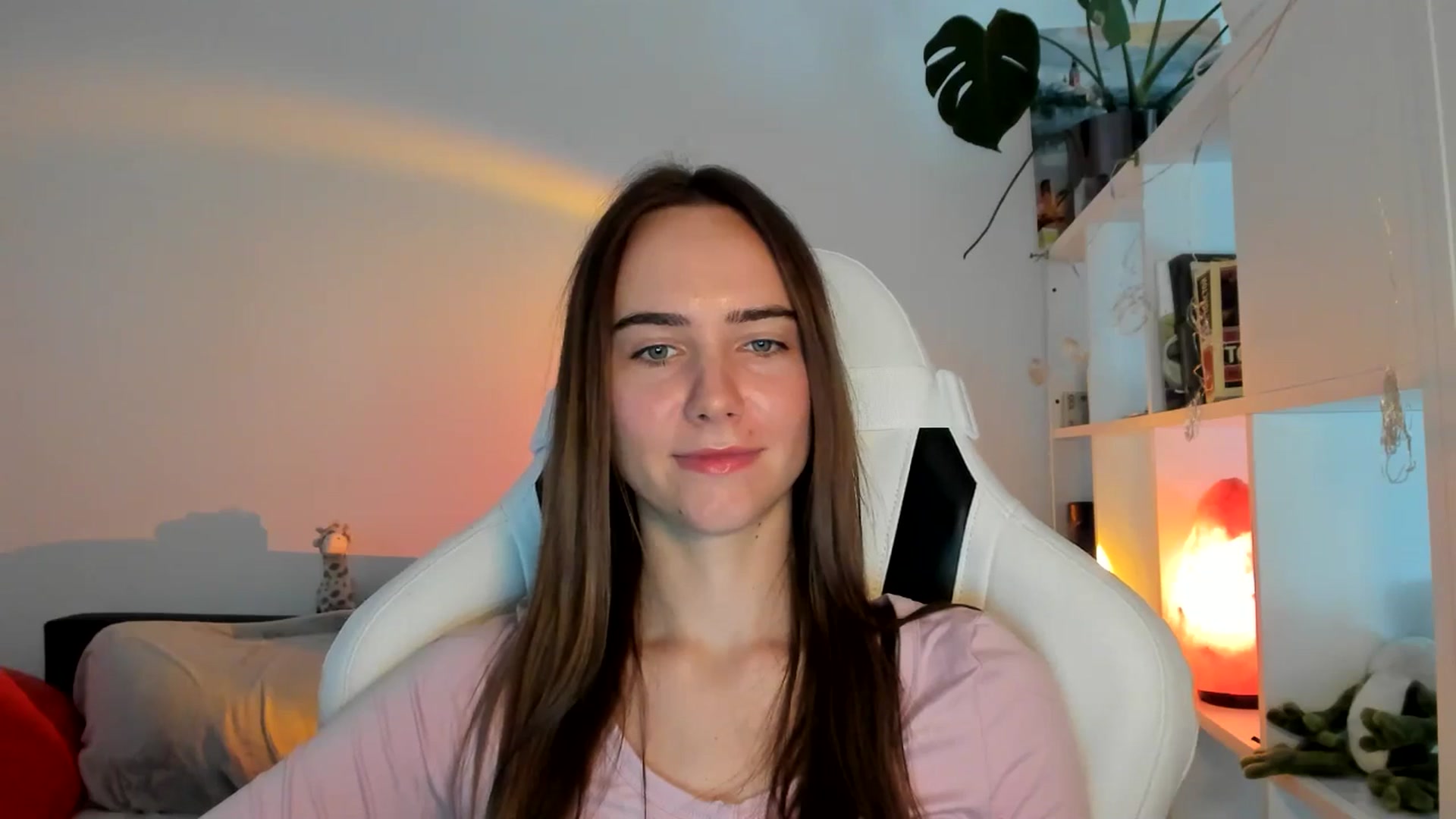Gallery image thumbnail from OhAlisa's myfreecams stream on, 08/21/2025, 11:43 image 12 of 20
