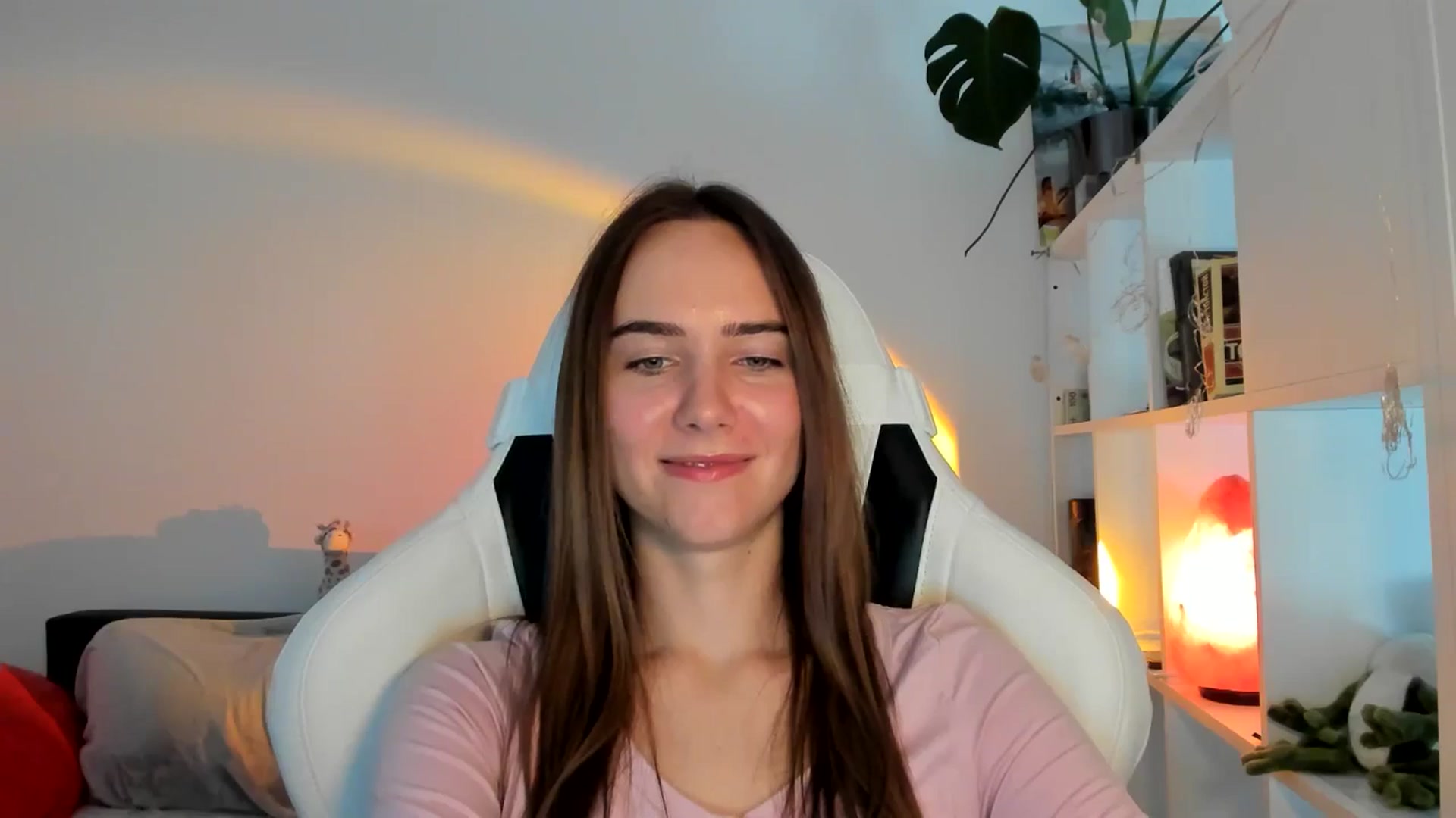 Gallery image thumbnail from OhAlisa's myfreecams stream on, 08/21/2025, 11:43 image 18 of 20