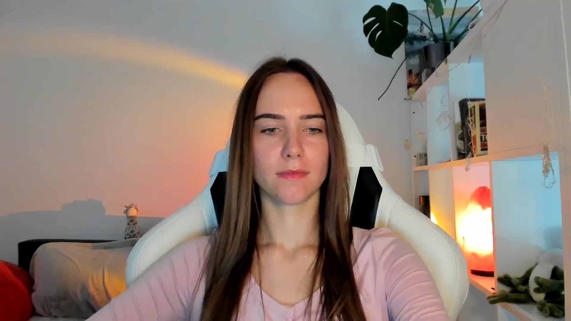 Gallery image thumbnail from OhAlisa's myfreecams stream on, 08/21/2025, 11:43 image 15 of 20