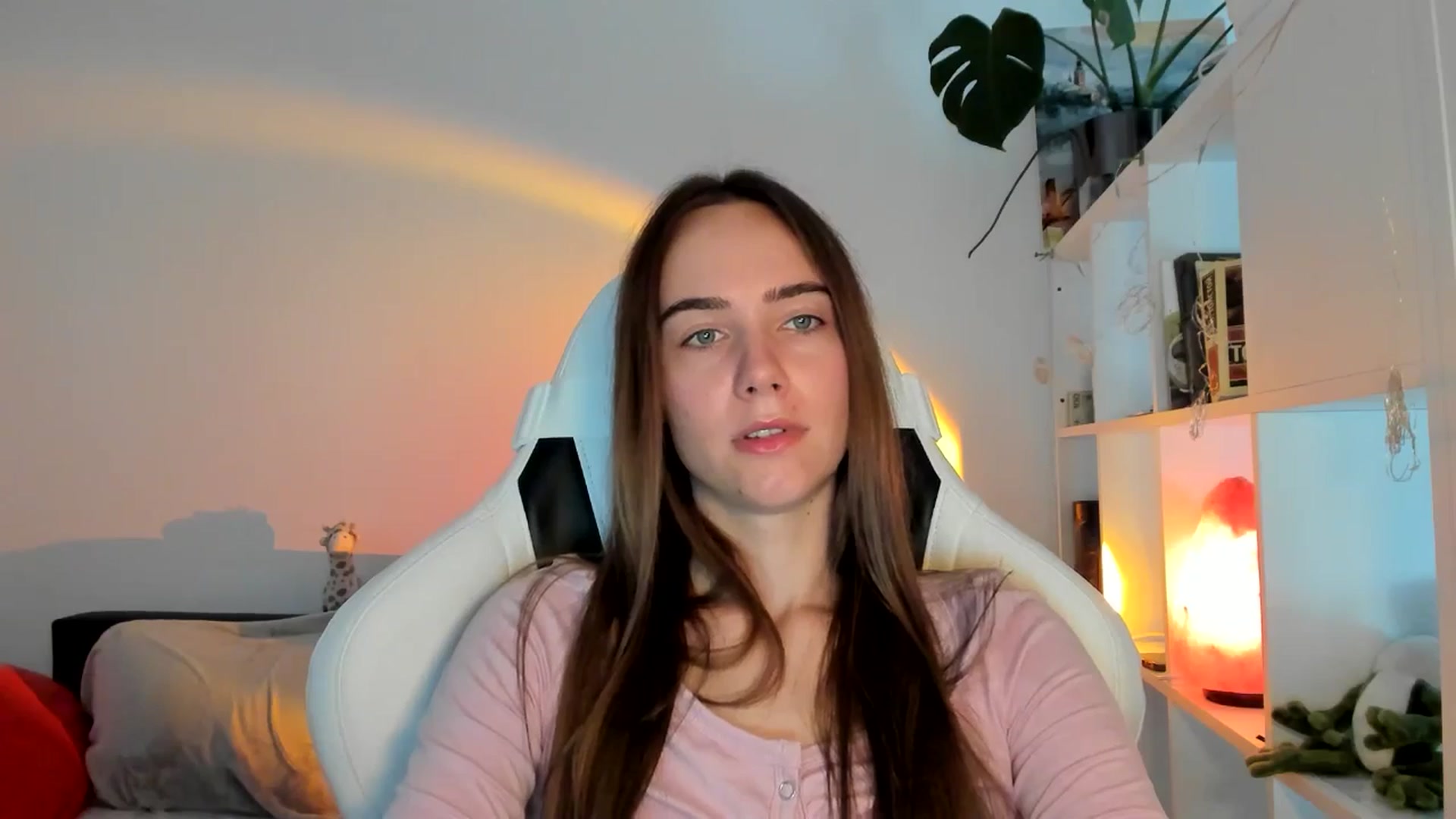 Gallery image thumbnail from OhAlisa's myfreecams stream on, 08/21/2025, 12:38 image 11 of 20