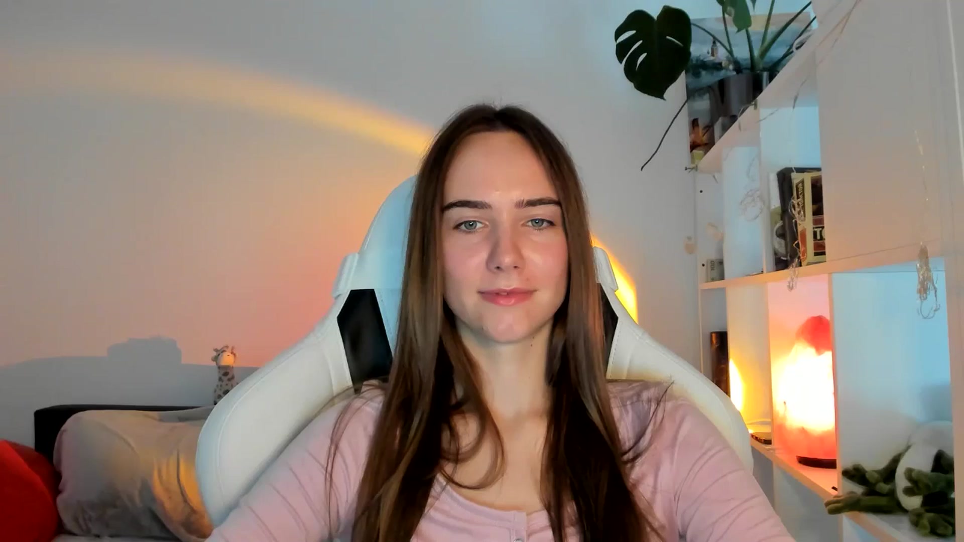 Gallery image thumbnail from OhAlisa's myfreecams stream on, 08/21/2025, 12:38 image 10 of 20