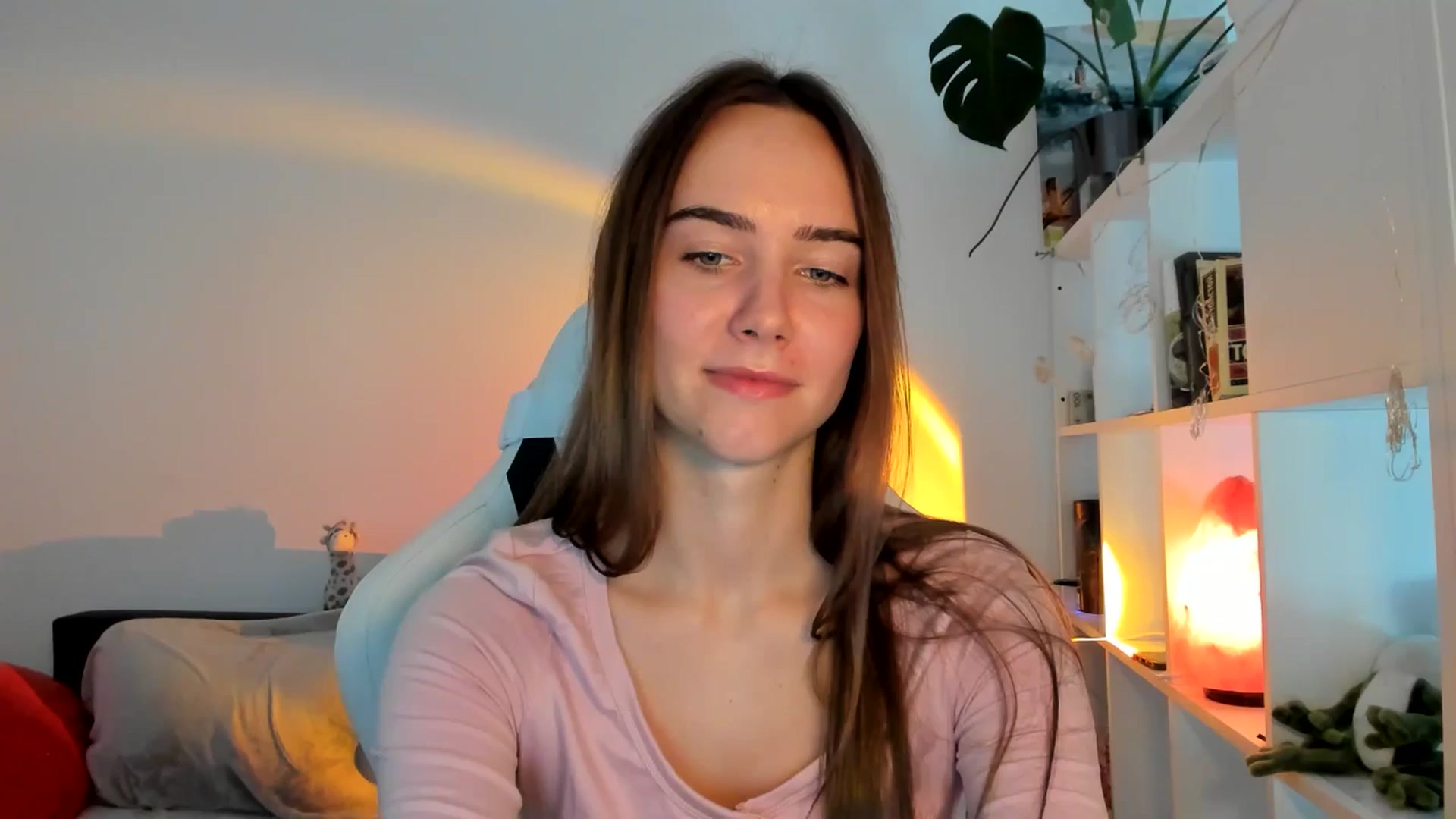 Gallery image thumbnail from OhAlisa's myfreecams stream on, 08/21/2025, 12:38 image 1 of 20
