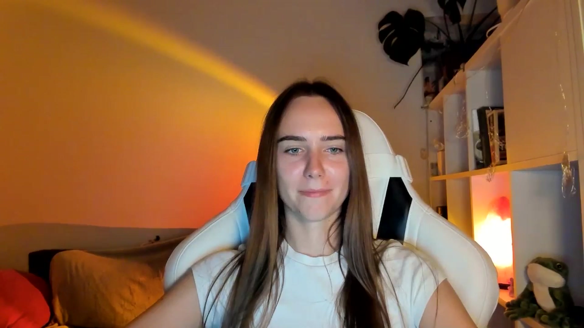 Gallery image thumbnail from OhAlisa's myfreecams stream on, 08/21/2025, 17:55 image 16 of 20