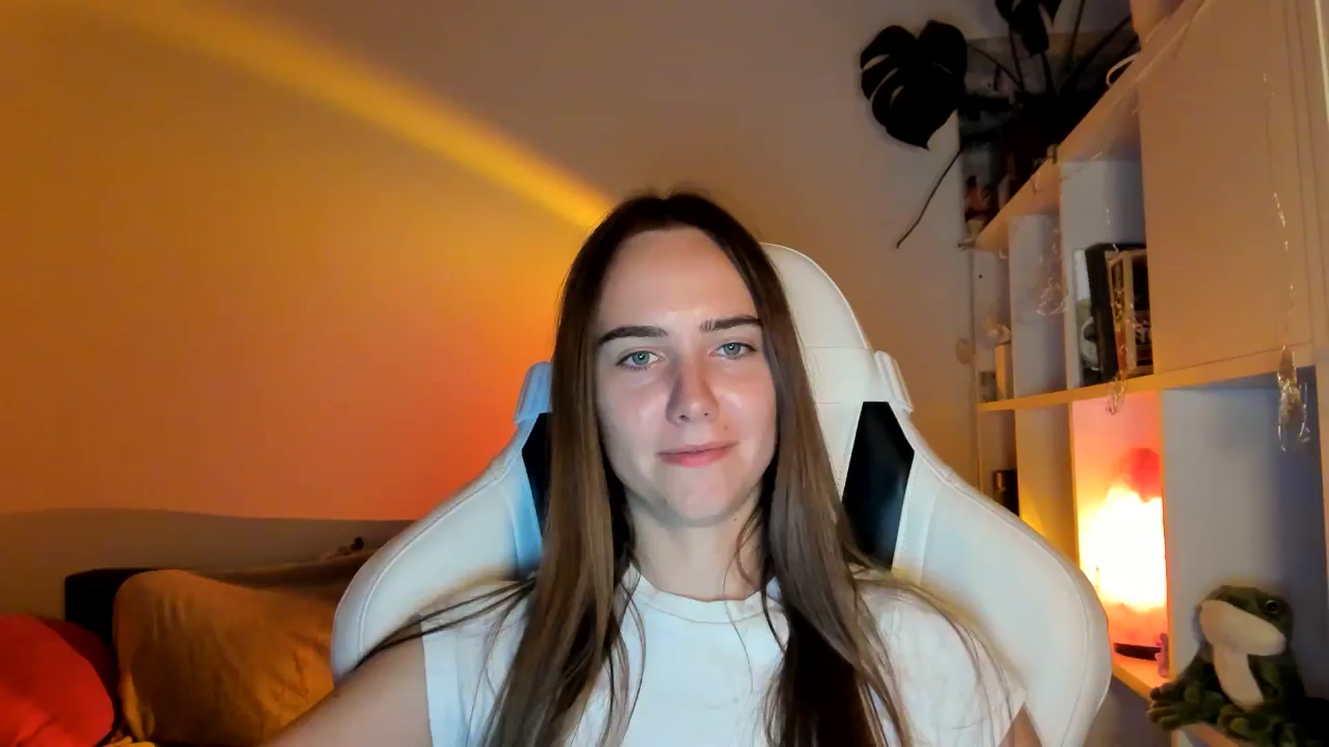 Gallery image thumbnail from OhAlisa's myfreecams stream on, 08/21/2025, 17:55 image 15 of 20