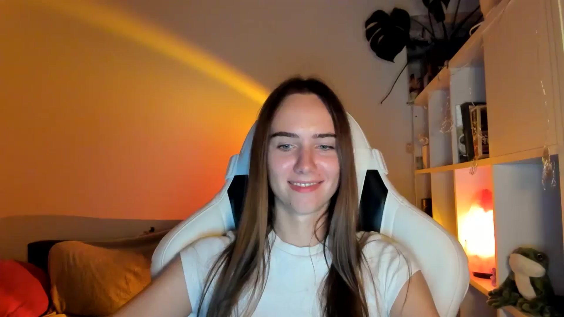 Gallery image thumbnail from OhAlisa's myfreecams stream on, 08/21/2025, 17:55 image 17 of 20