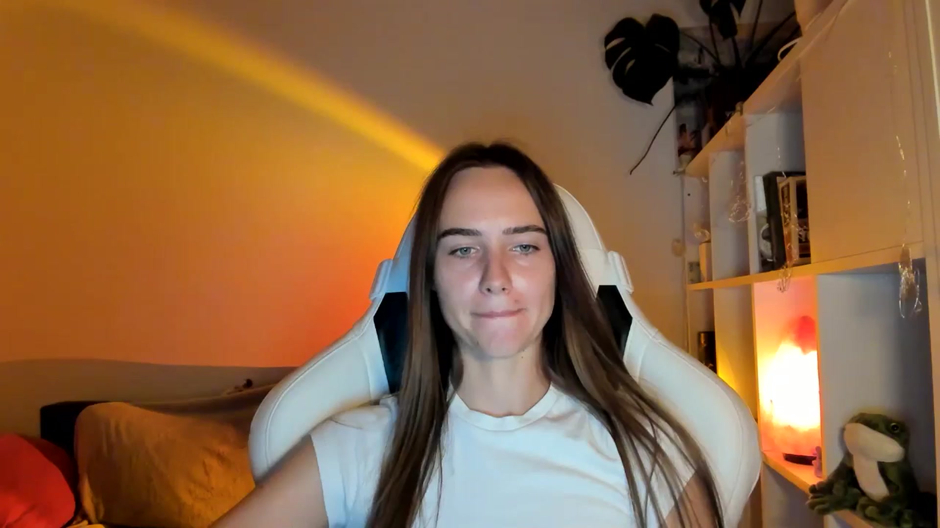 Gallery image thumbnail from OhAlisa's myfreecams stream on, 08/21/2025, 19:00 image 18 of 20
