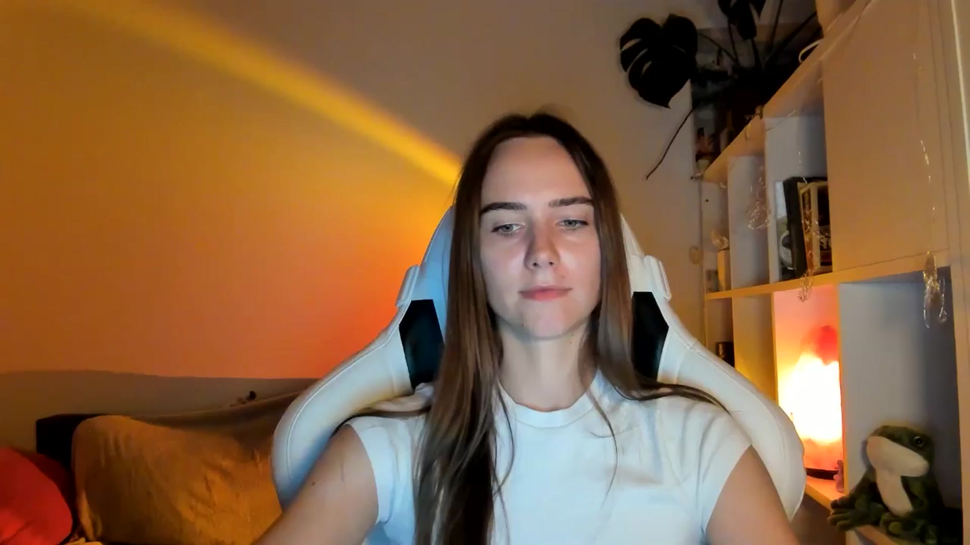Gallery image thumbnail from OhAlisa's myfreecams stream on, 08/21/2025, 19:00 image 14 of 20