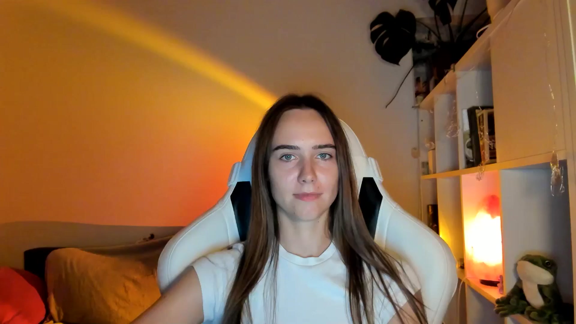Gallery image thumbnail from OhAlisa's myfreecams stream on, 08/21/2025, 19:00 image 19 of 20