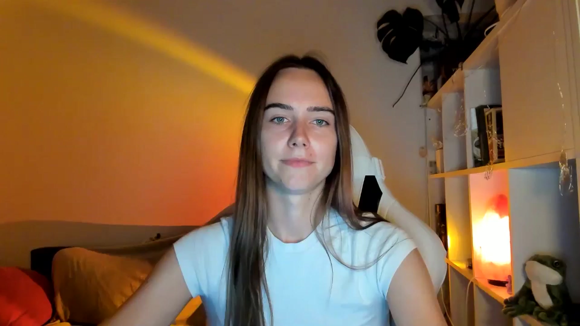 Gallery image thumbnail from OhAlisa's myfreecams stream on, 08/21/2025, 19:00 image 10 of 20