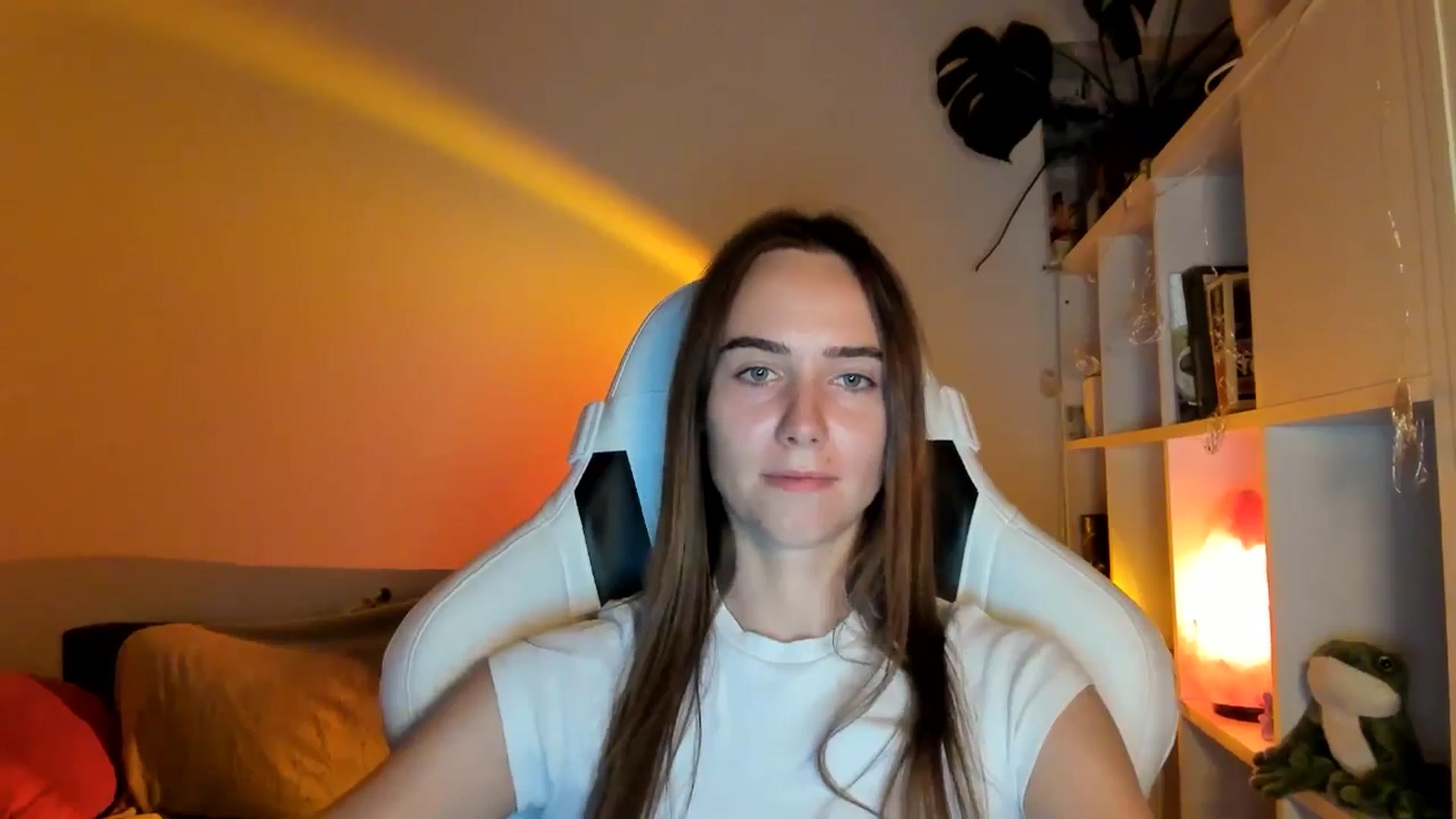 Gallery image thumbnail from OhAlisa's myfreecams stream on, 08/21/2025, 19:00 image 17 of 20