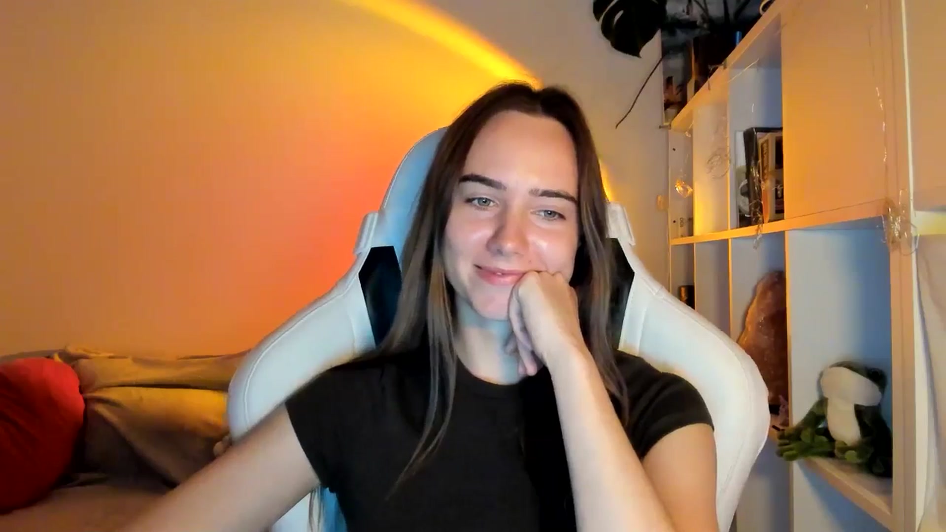 Gallery image thumbnail from OhAlisa's myfreecams stream on, 08/24/2025, 11:34 image 18 of 20