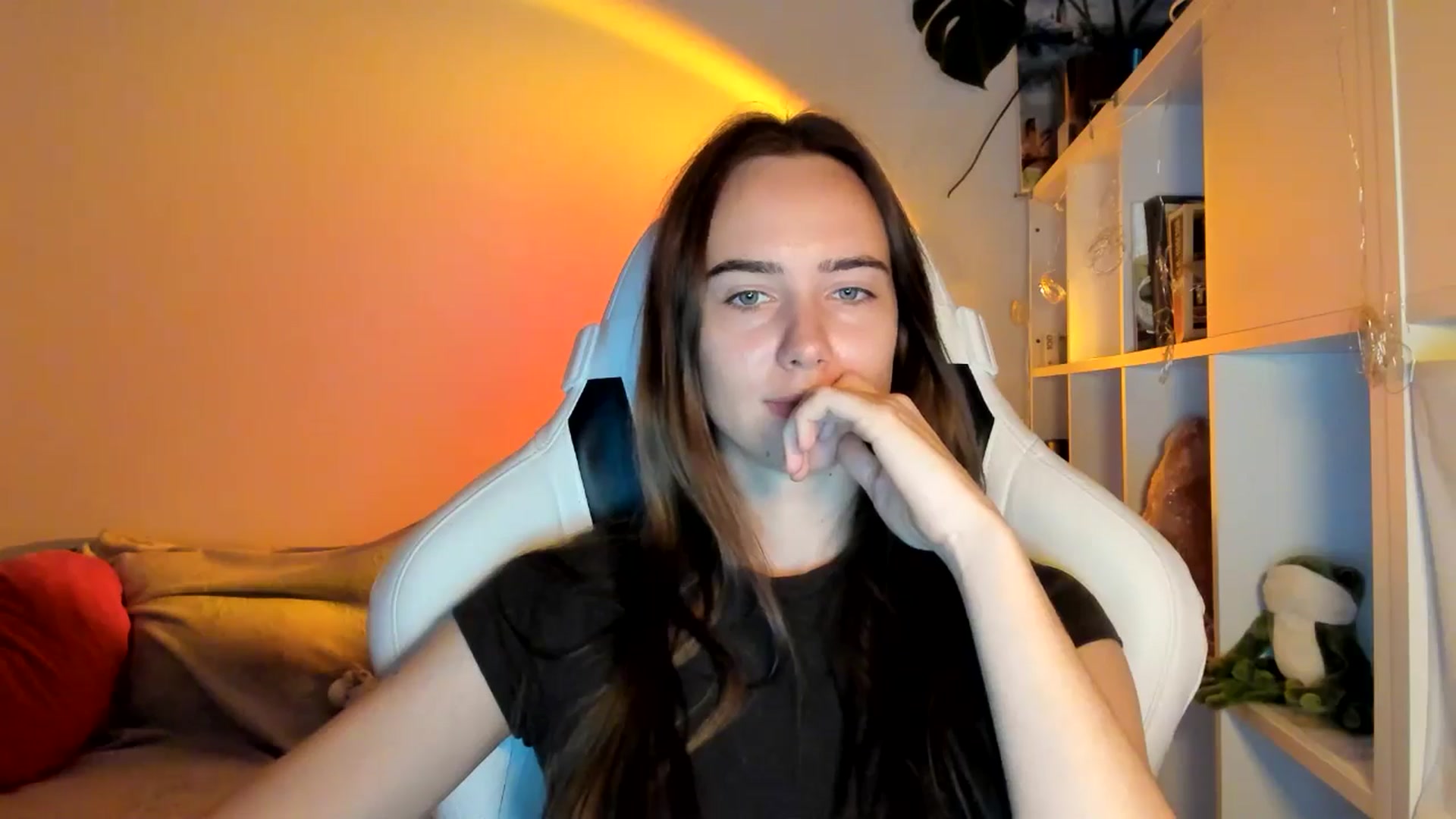 Gallery image thumbnail from OhAlisa's myfreecams stream on, 08/24/2025, 11:34 image 10 of 20